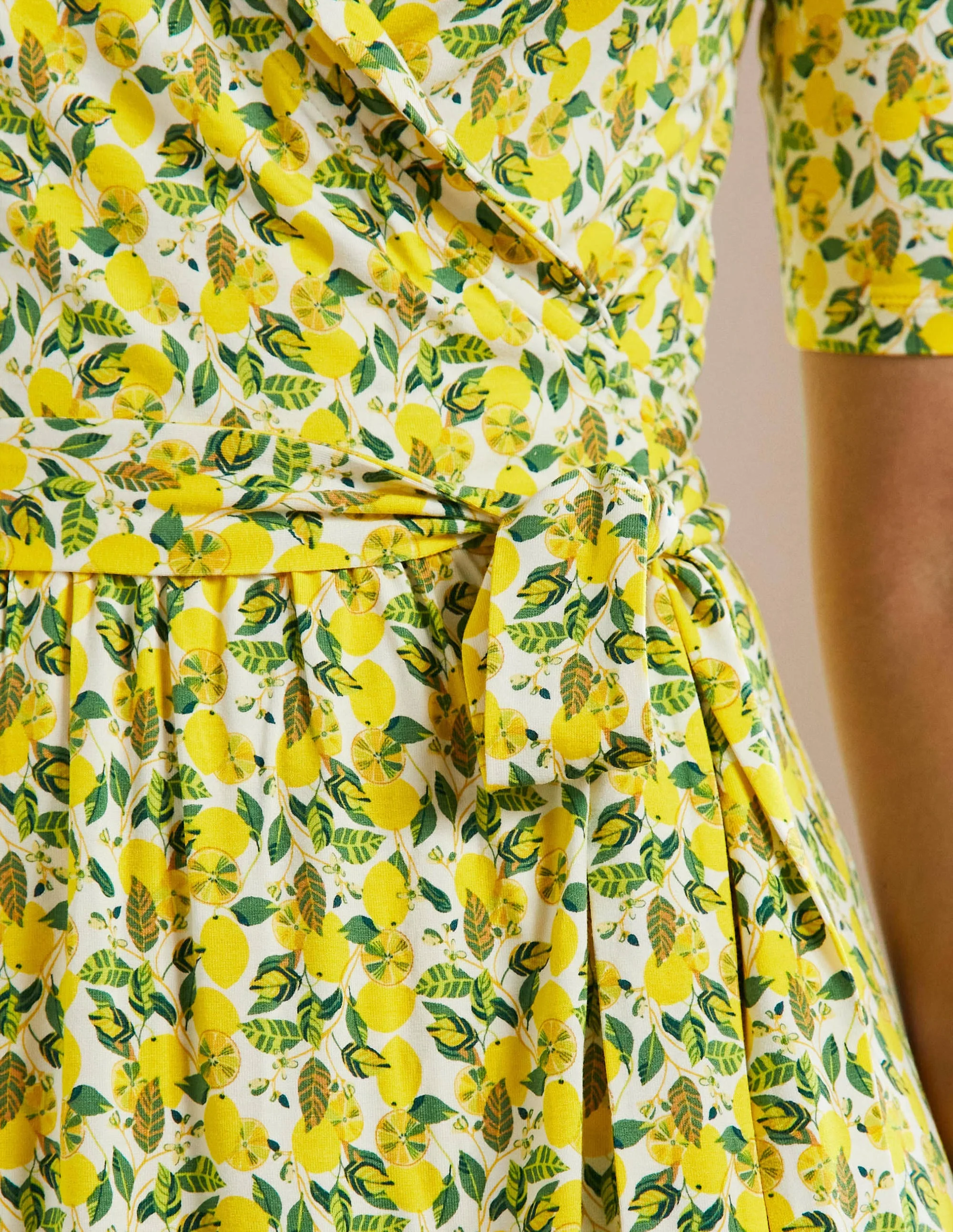 Lavinia Wickelkleid aus Jersey-Naturweiß, Zitronenranke - Image 2