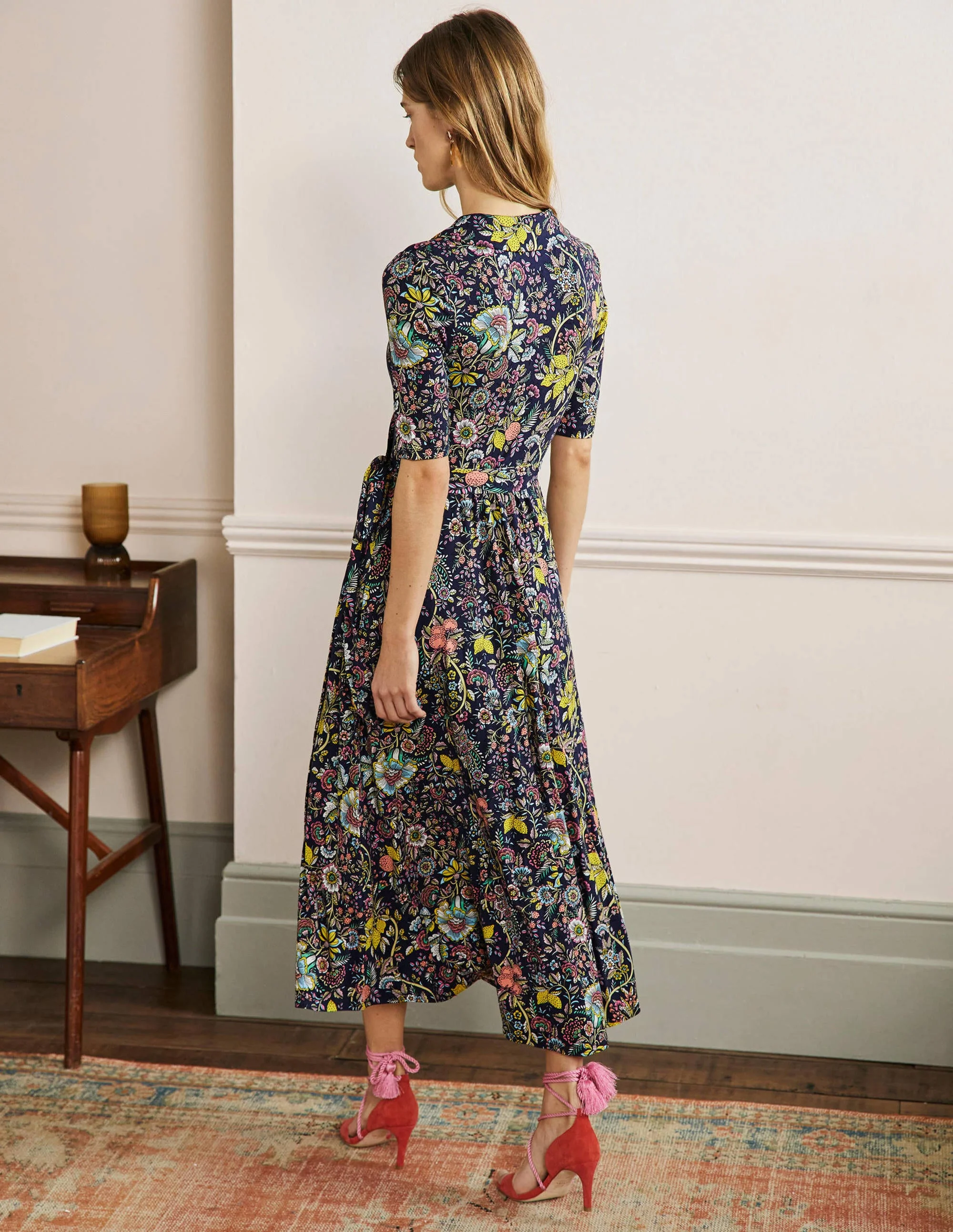 Lavinia Wickelkleid aus Jersey-Navy, Tropische Wiese - Image 3