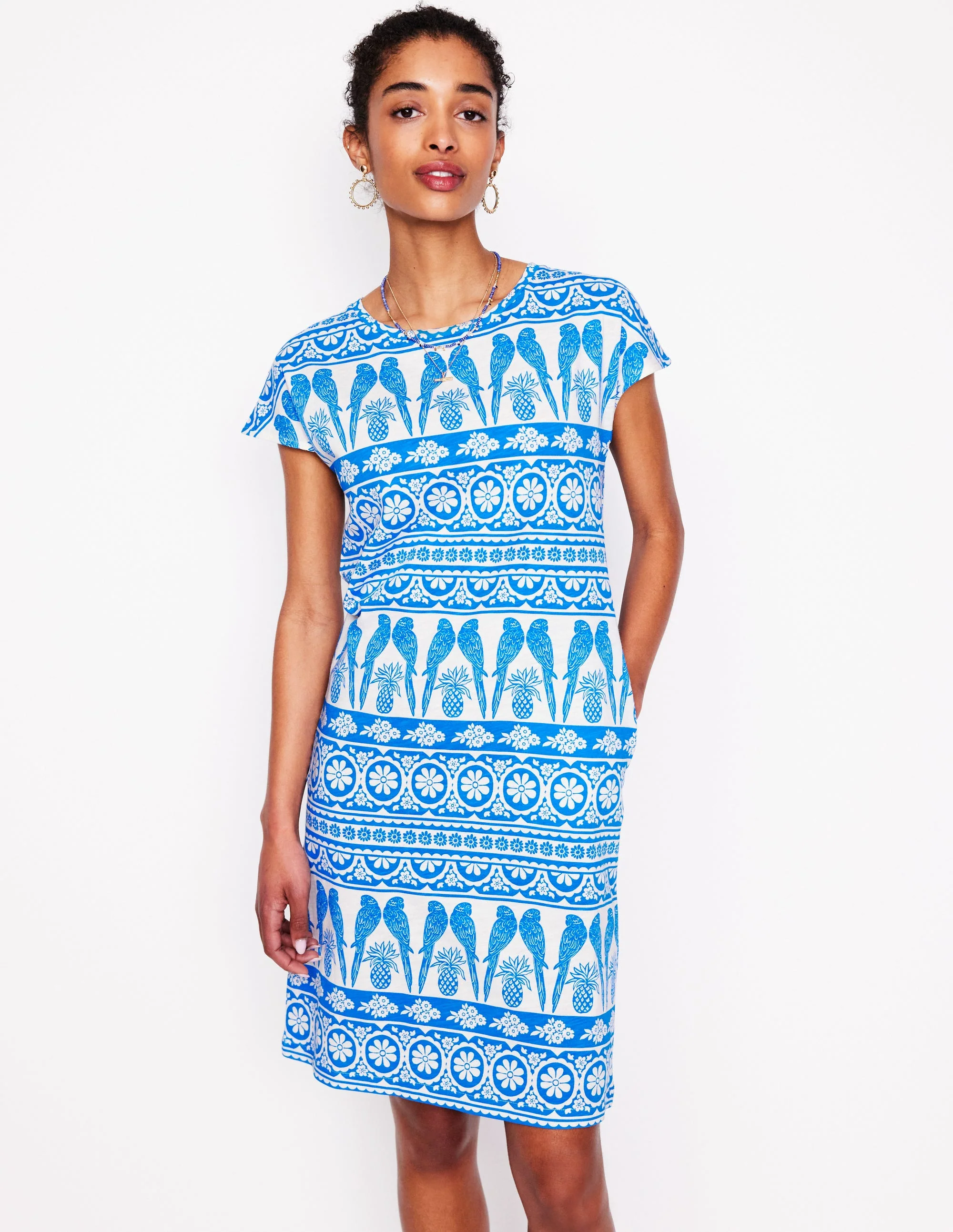 Leah T-Shirt-Kleid aus Jersey-Himmelblau, Tropische Ornamente - Image 4