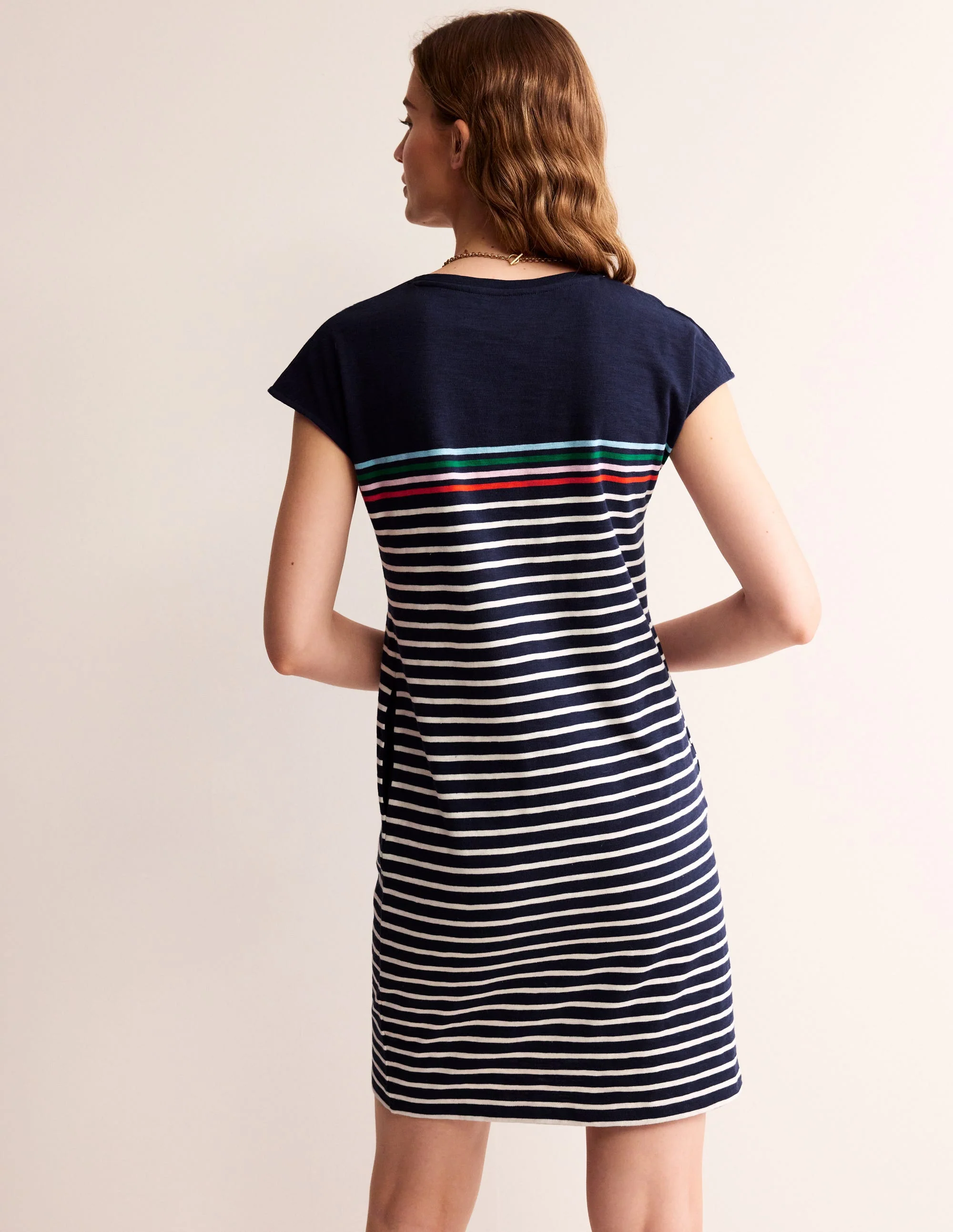Leah T-Shirt-Kleid aus Jersey-Marineblau, Naturweiß Bunt Streifen - Image 3