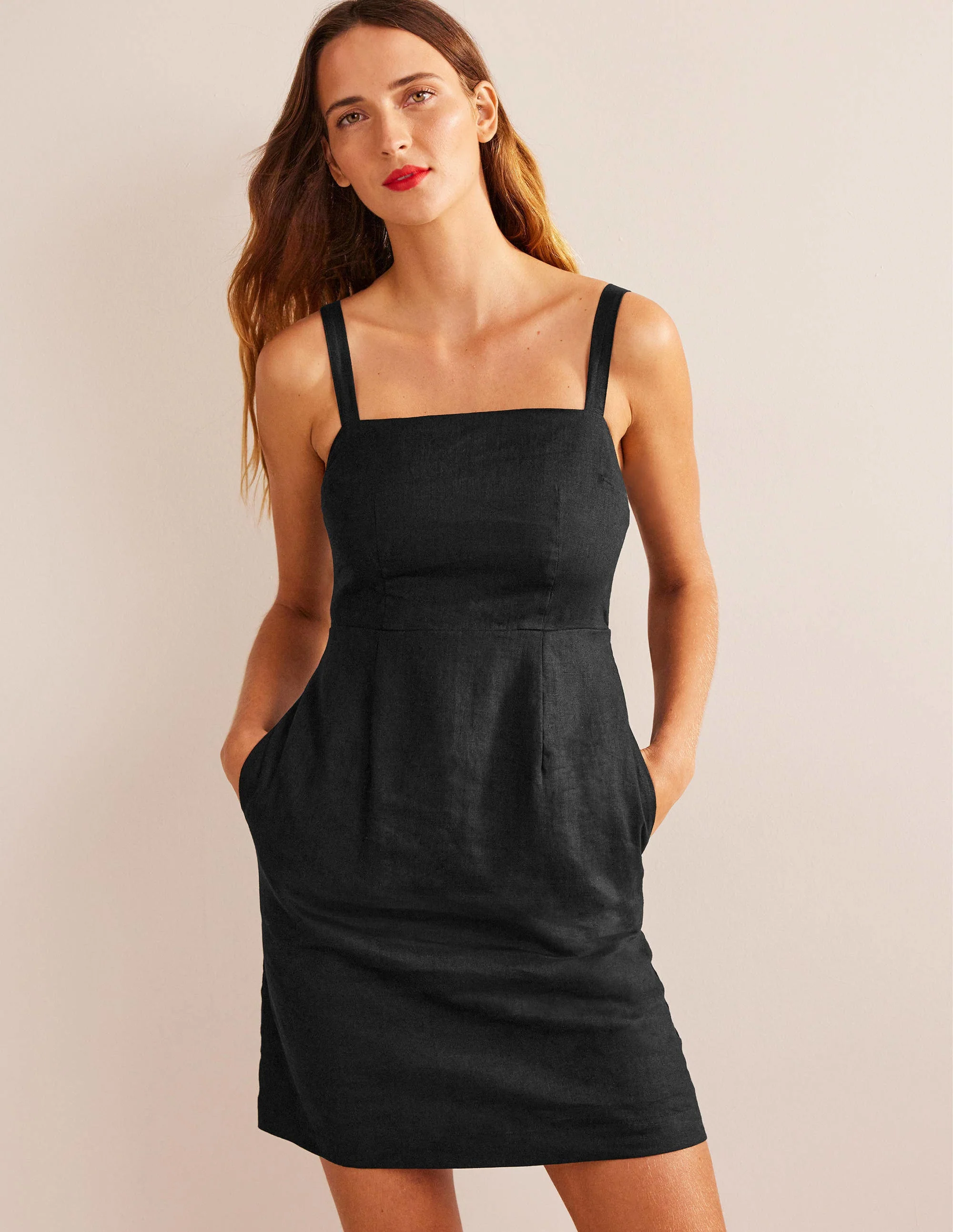 Leinen-Minikleid mit Trägern-Schwarz - Image 4