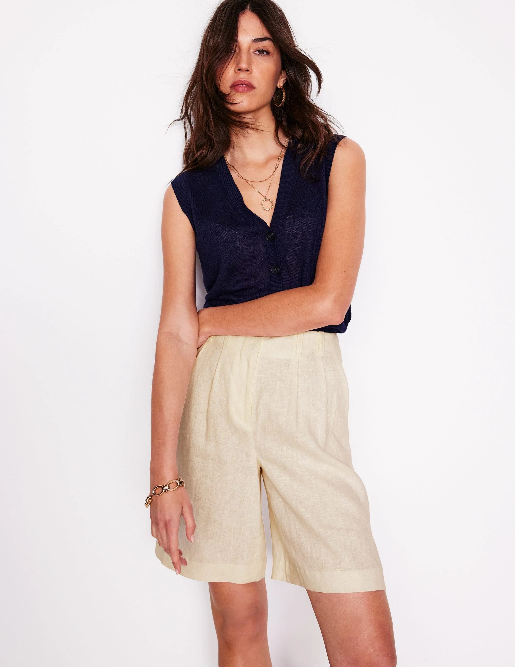 Leinen-Shorts mit weitem Bein und Faltendesign-Ivory and Navy Spot