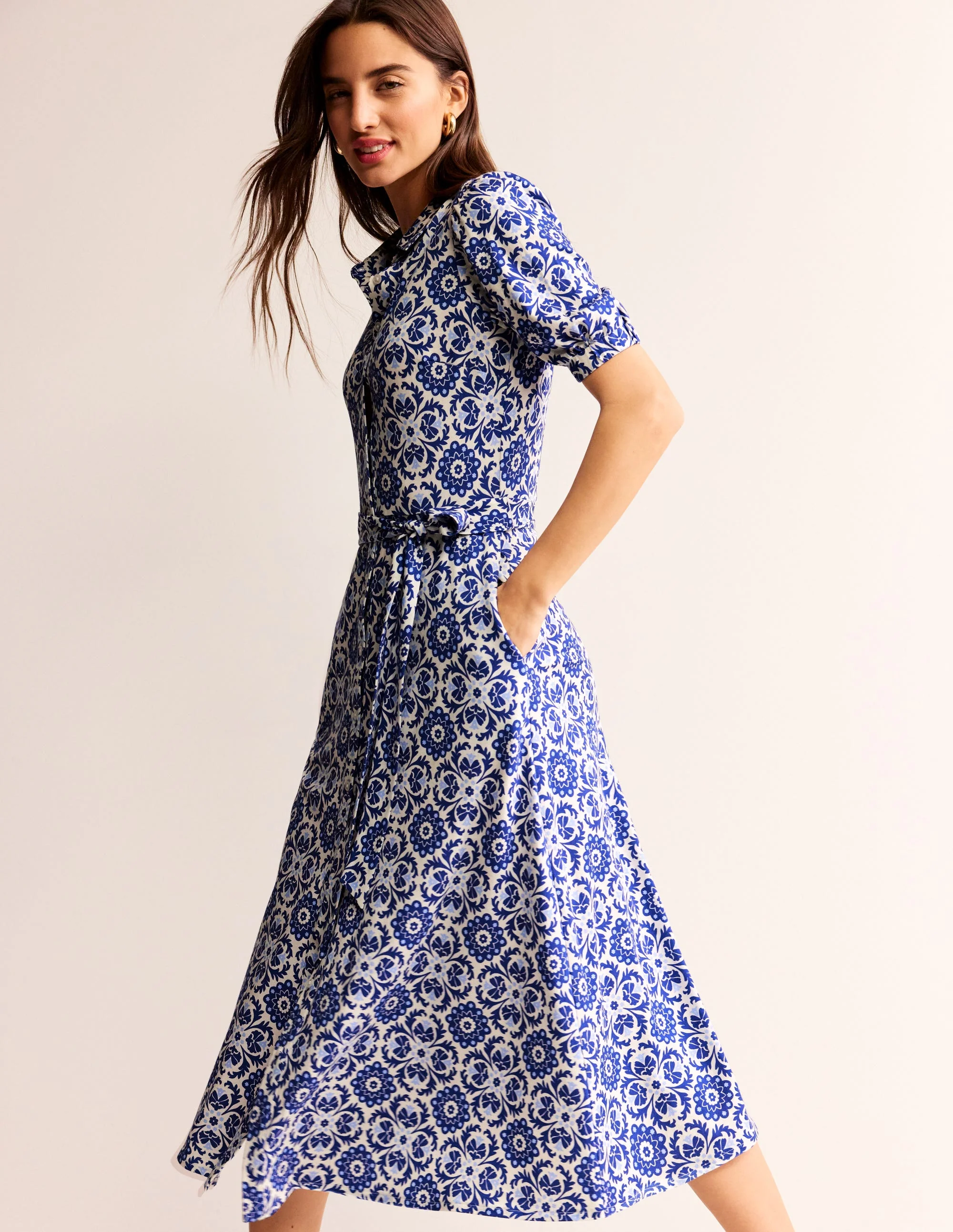 Libby Midi-Hemdblusenkleid aus Jersey-Surf the Web, Mosaik Blüte