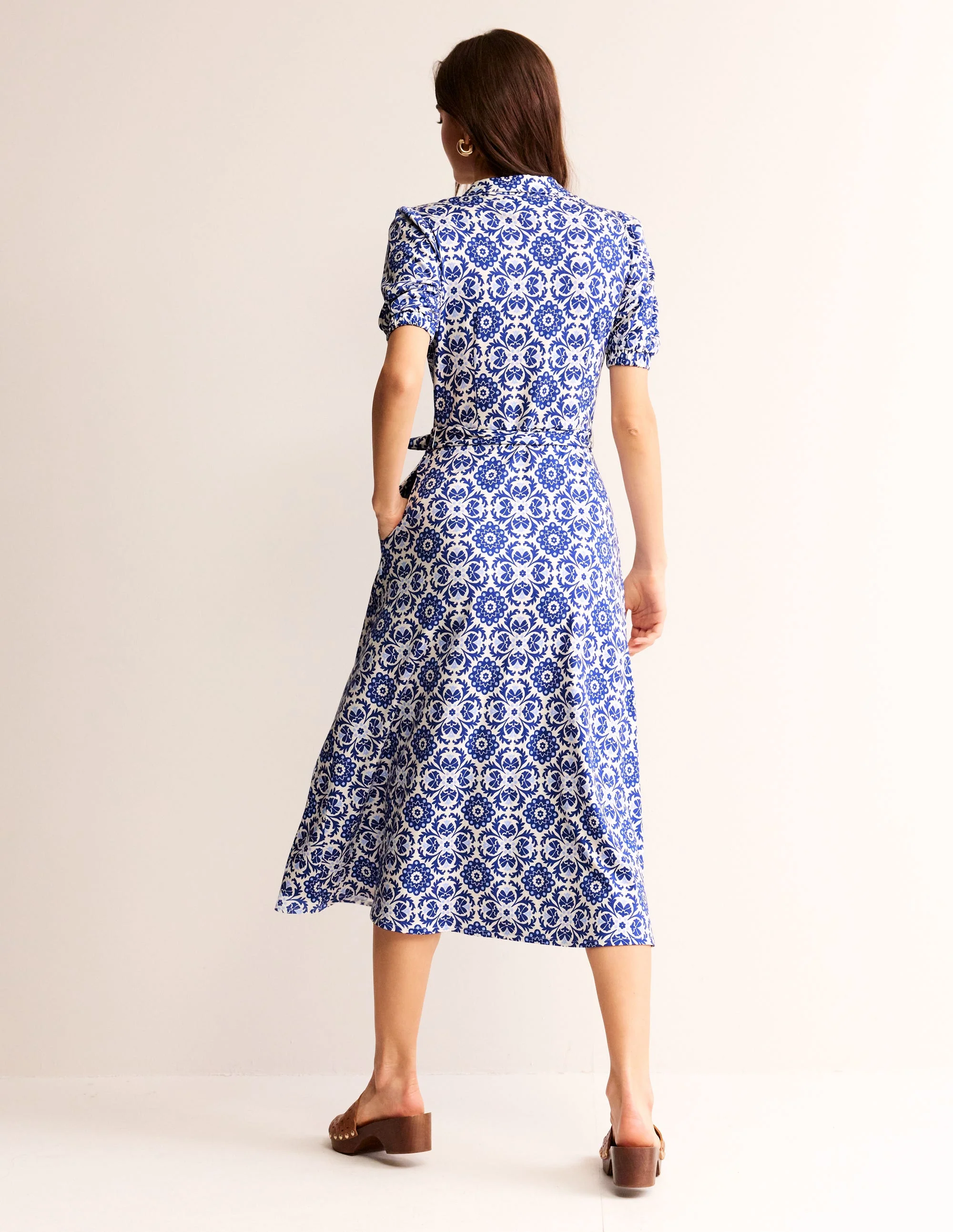 Libby Midi-Hemdblusenkleid aus Jersey-Surf the Web, Mosaik Blüte - Image 6