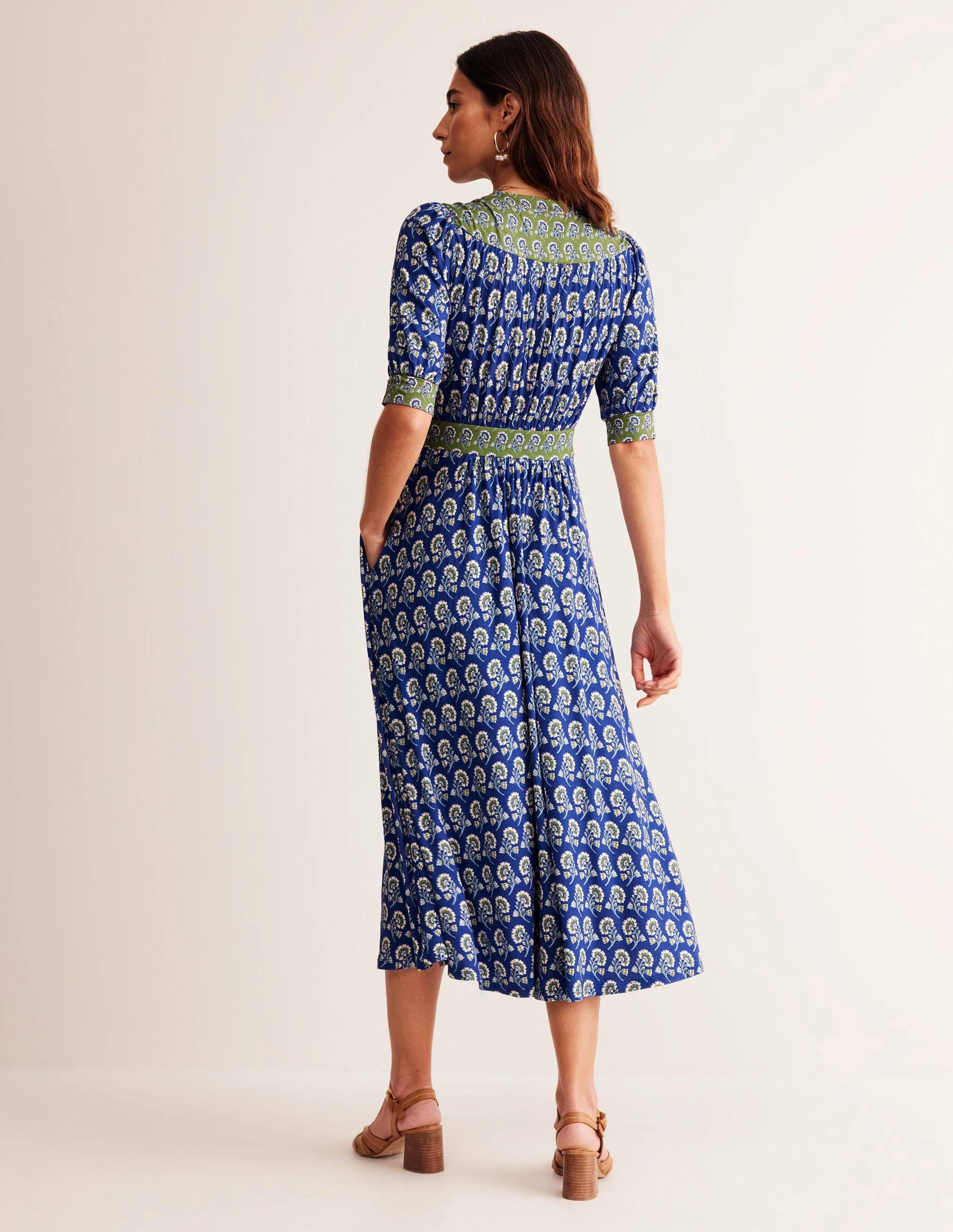 Lily Midi-Teekleid aus Jersey-Saphirblau, Azaleenzweig - Image 3