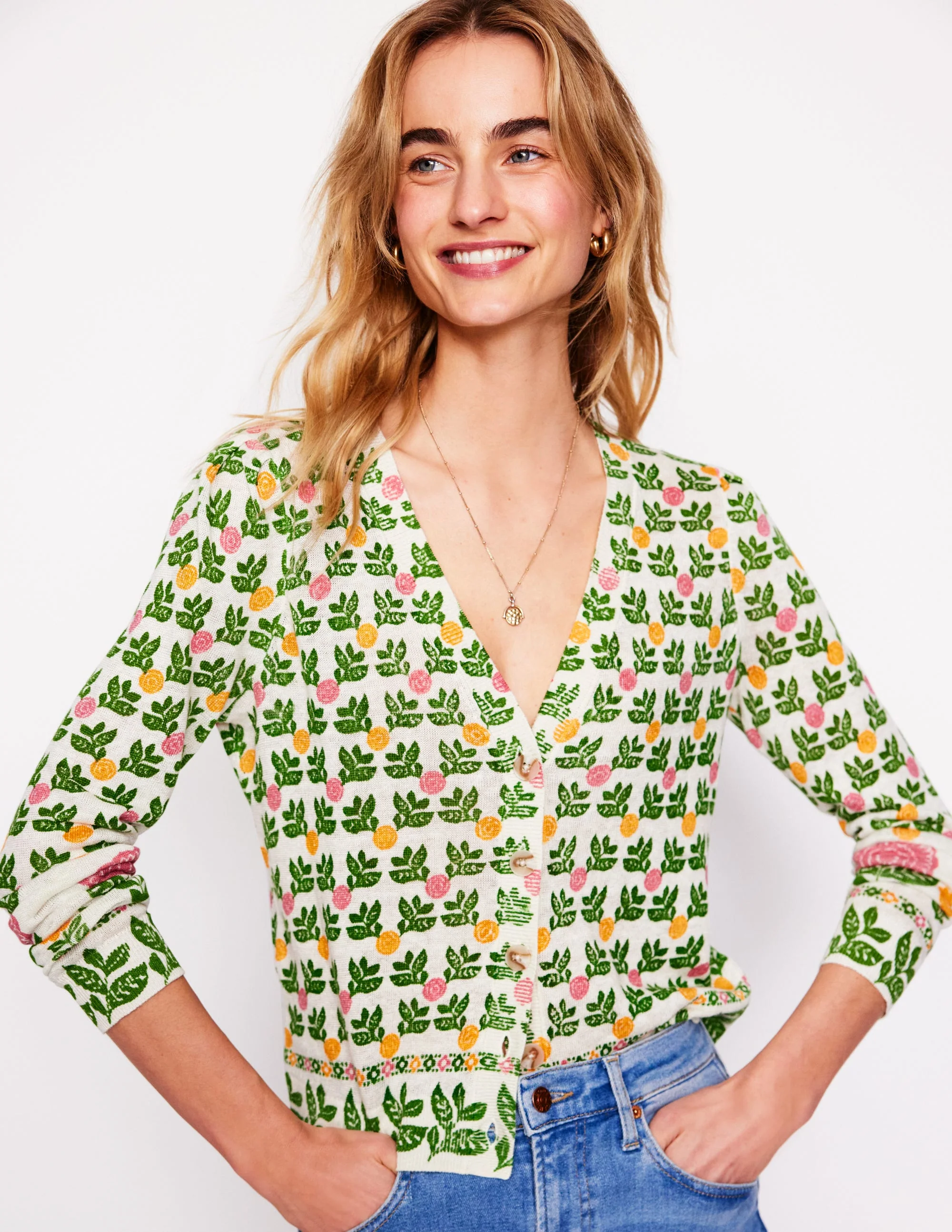 Liv Strickjacke aus Leinen mit V-Ausschnitt-Warmes Naturweiß, Dahliengarten - Image 2