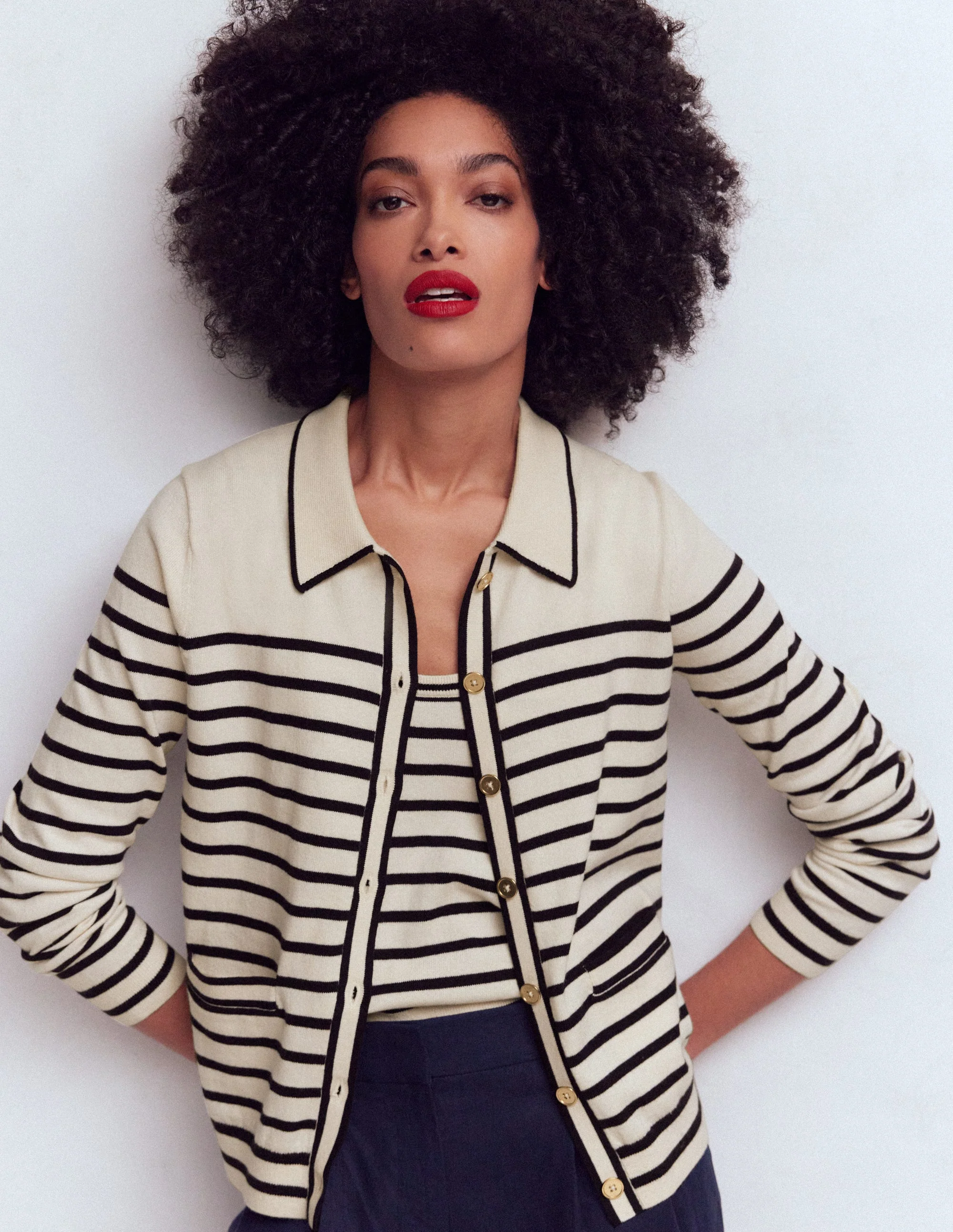 Liz Strickjacke mit Kragen-Naturweiß und Navy, Gestreift