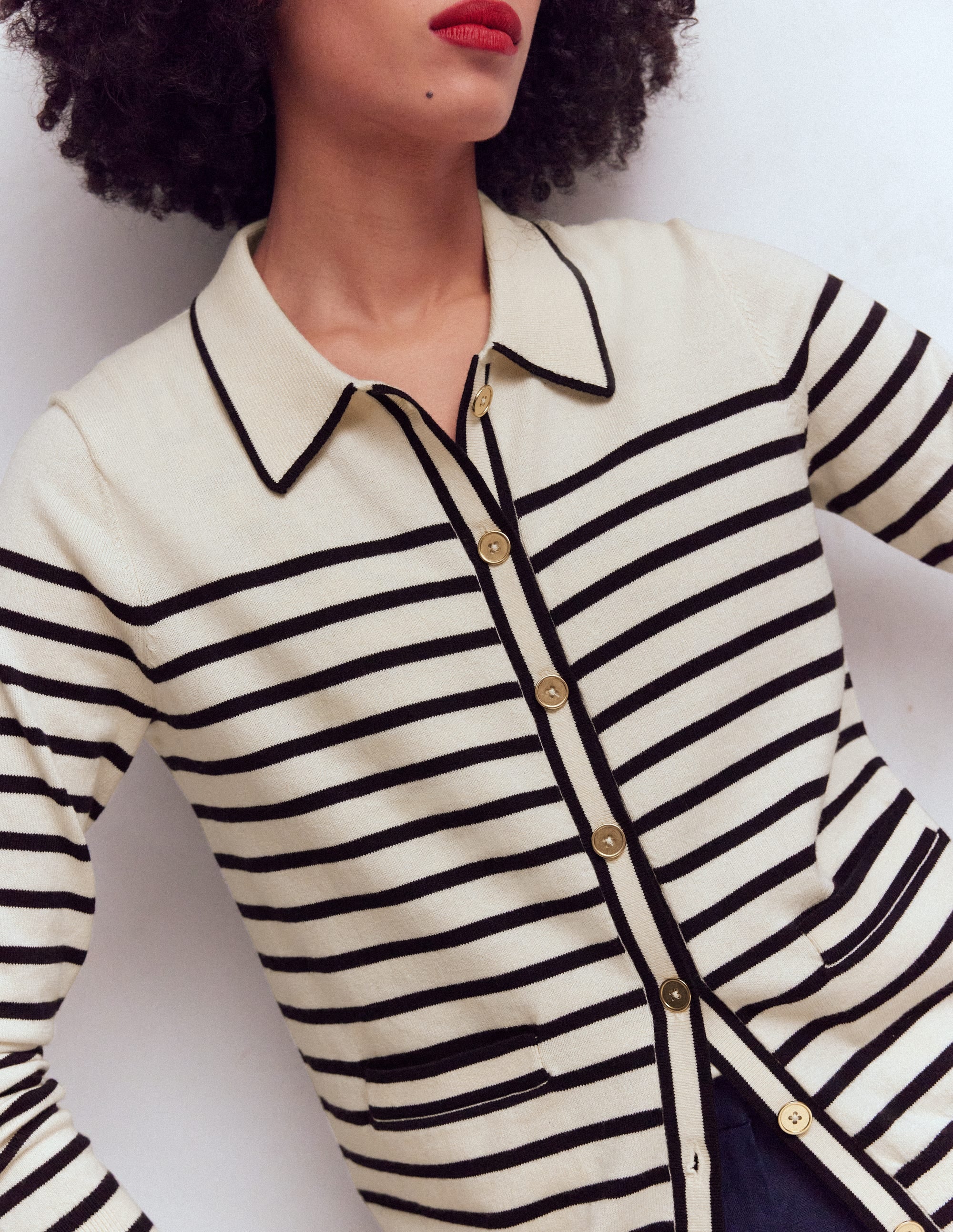 Liz Strickjacke mit Kragen-Naturweiß und Navy, Gestreift - Image 2
