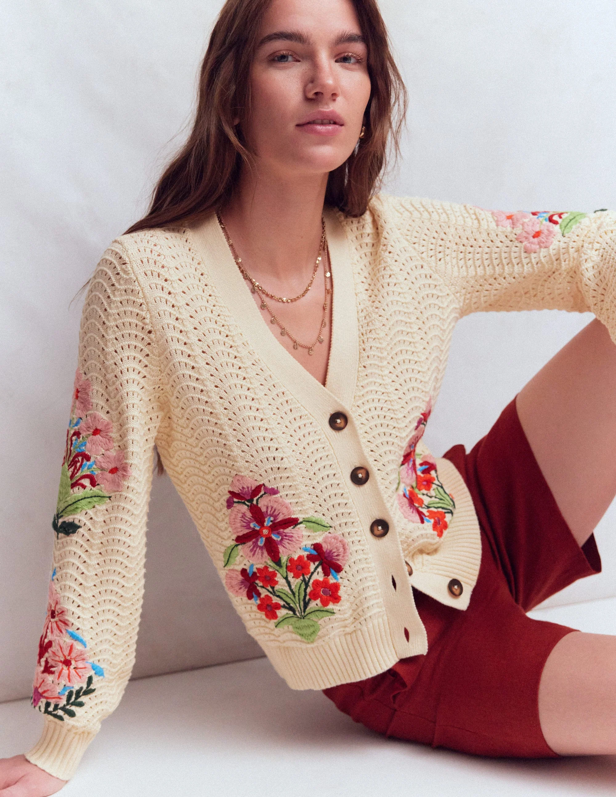 Lockere Baumwollstrickjacke mit Ziernaht-Naturweiß, Stickerei - Image 2