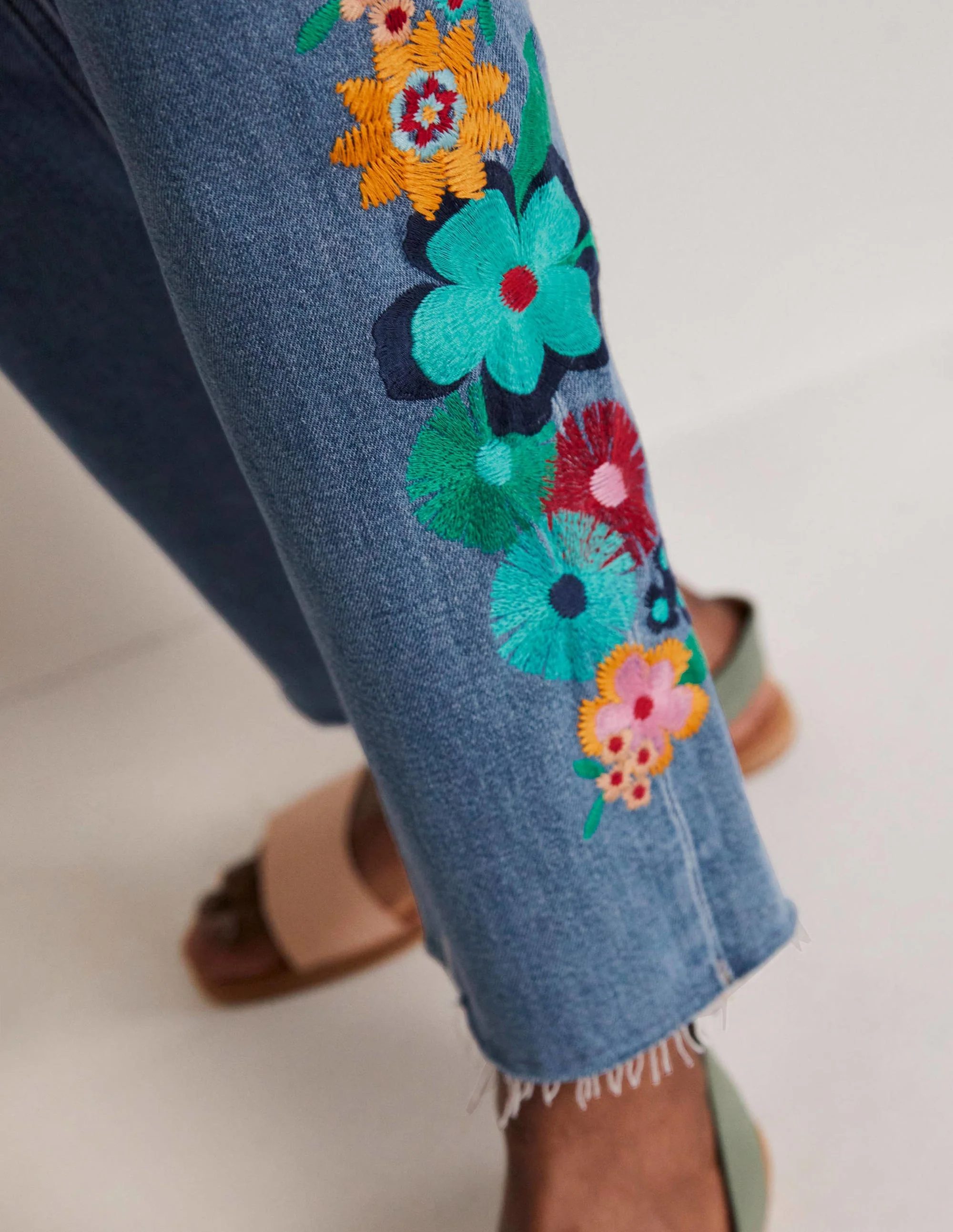 Lockere Jeans mit geradem Bein-Bunt, Blumenstickerei - Image 7