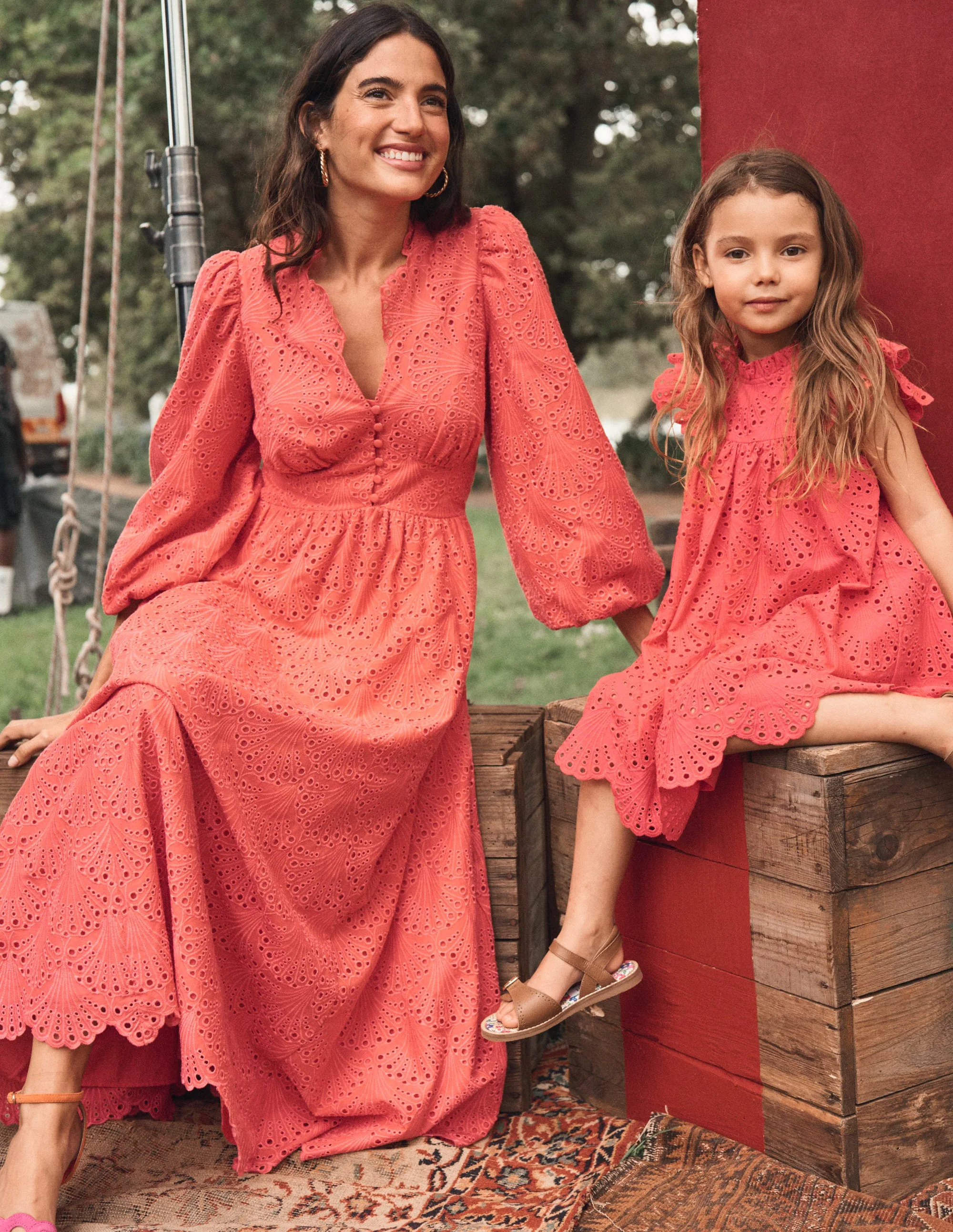Lola Maxikleid mit Lochstickerei-Kamelienrosa - Image 2