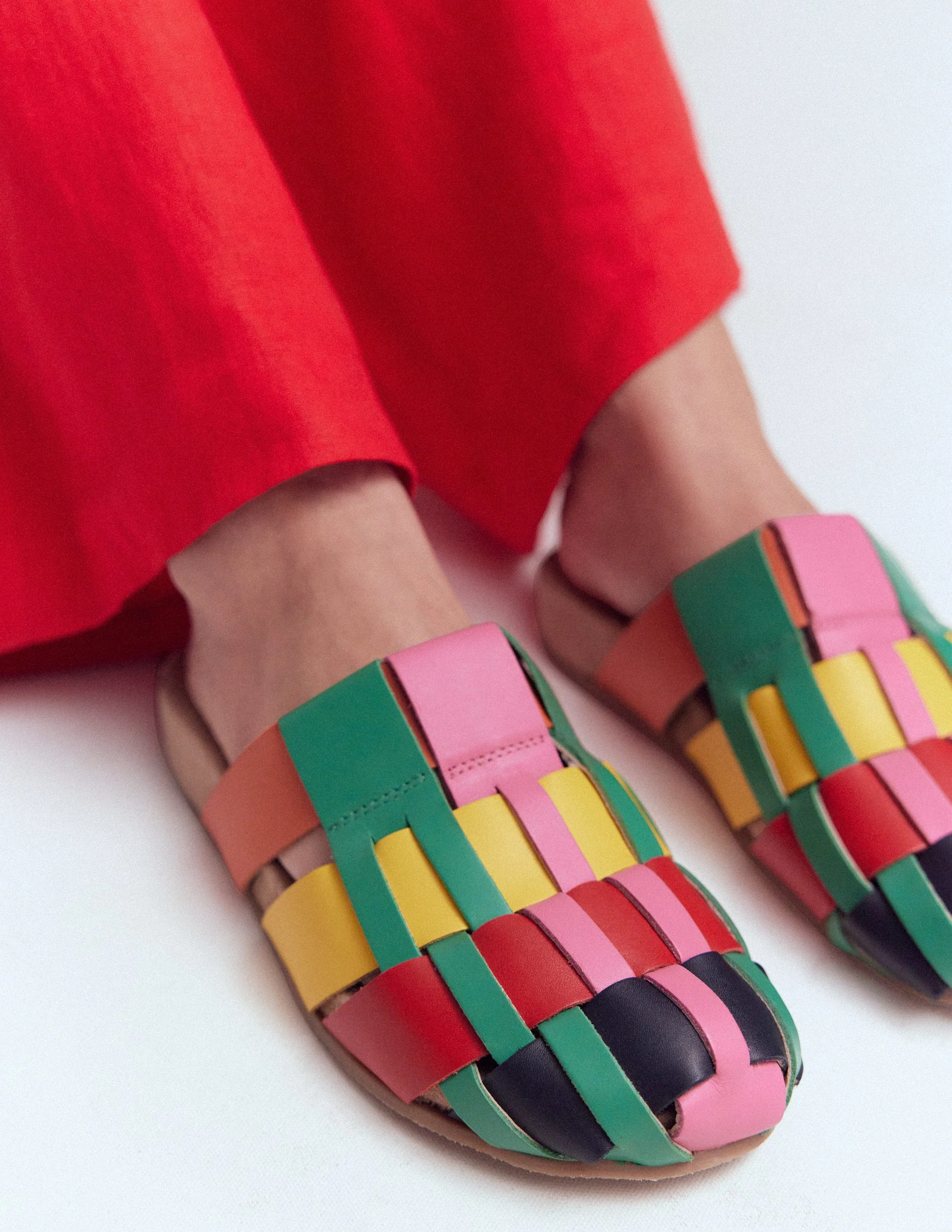Loretta Riemen-Clogs-Bunt - Image 2