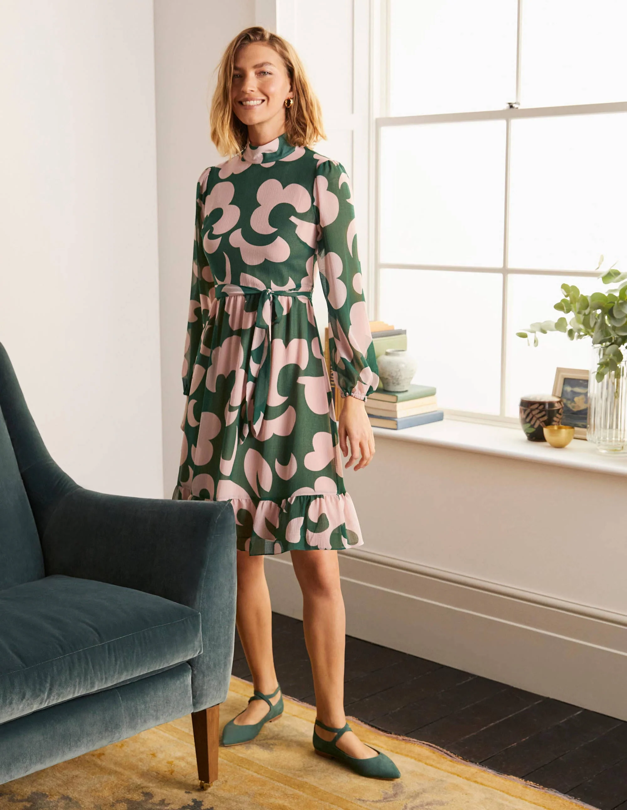 Lottie Kleid mit Gürtel-Palmblattgrün, Wolkentraum