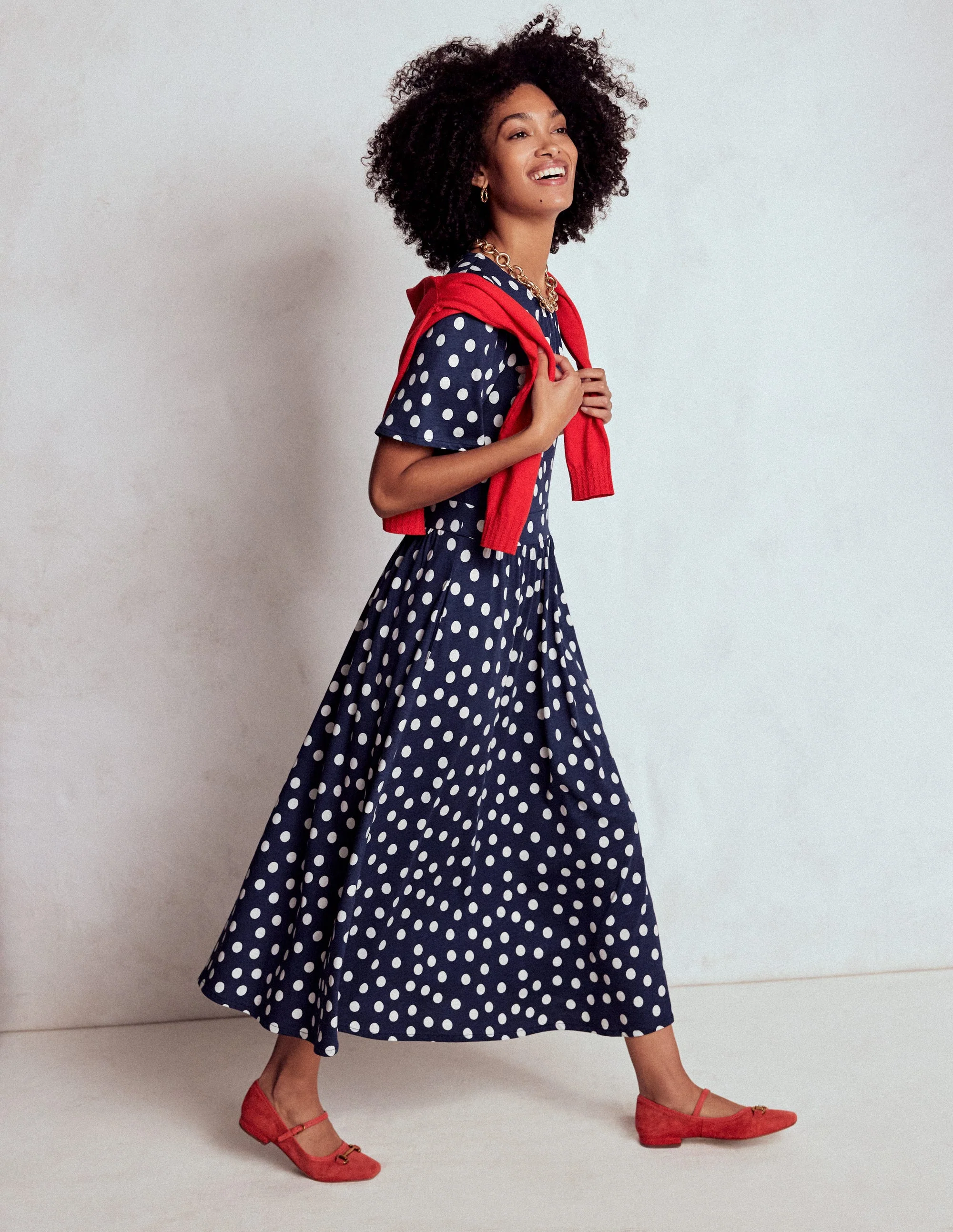 Louisa Jersey-Midikleid-Französisches Marineblau, Gemalte Tupfen - Image 5