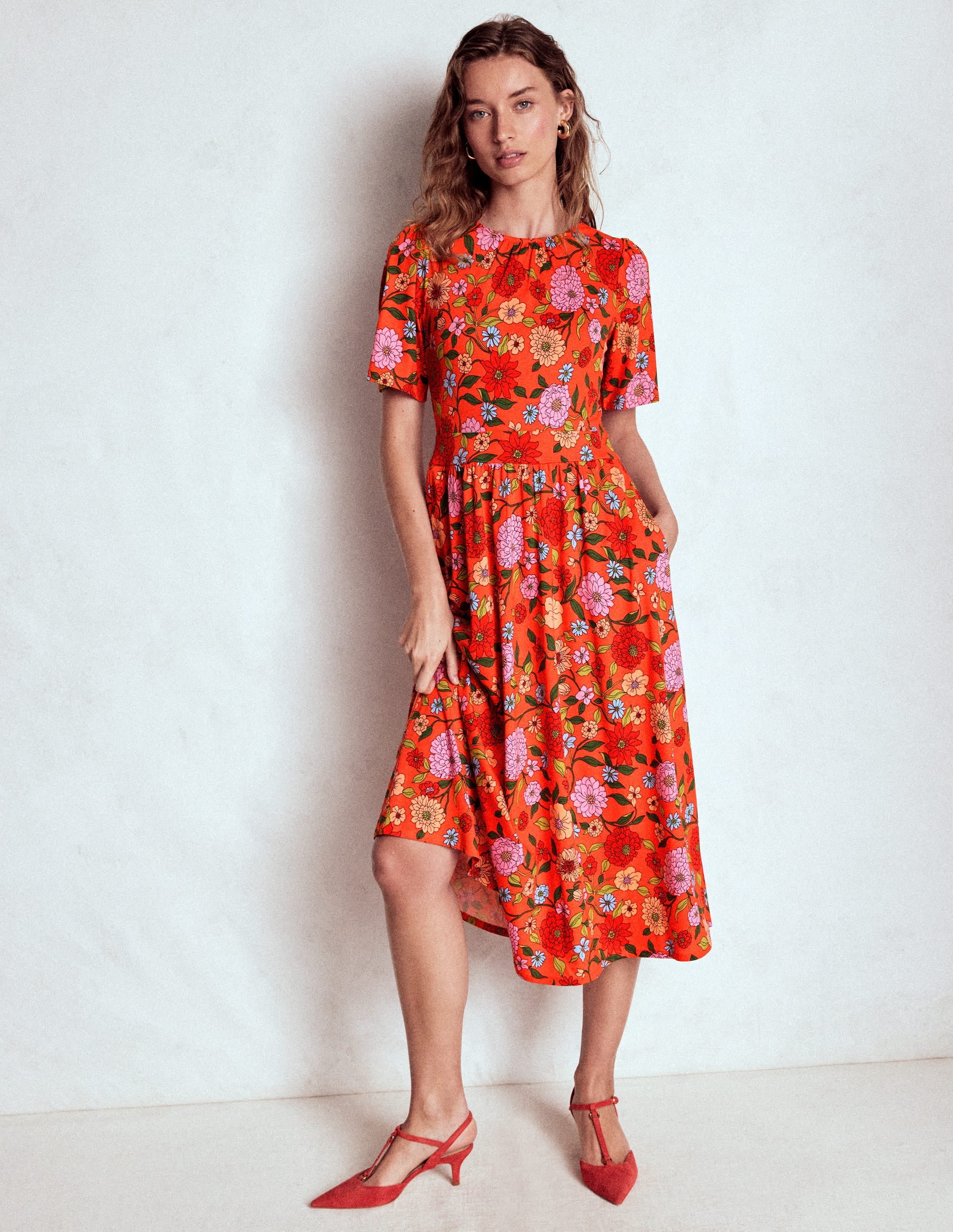 Louisa Jersey-Midikleid-Knallrot, Kaskadenartige Dahlien
