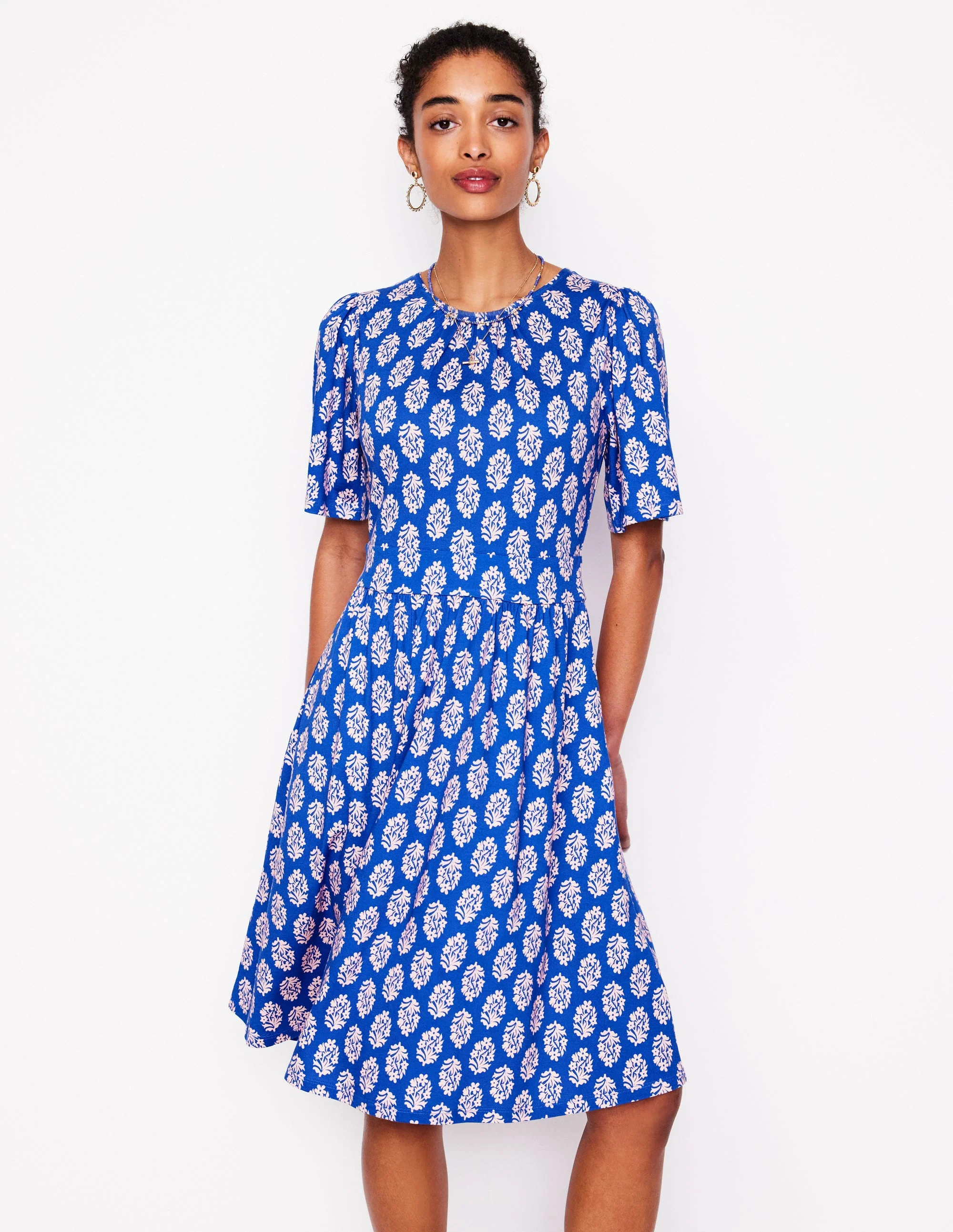 Louisa Kurzes Jerseykleid-Galerie-Blau, Kleiner Blumenstrauß Stempel