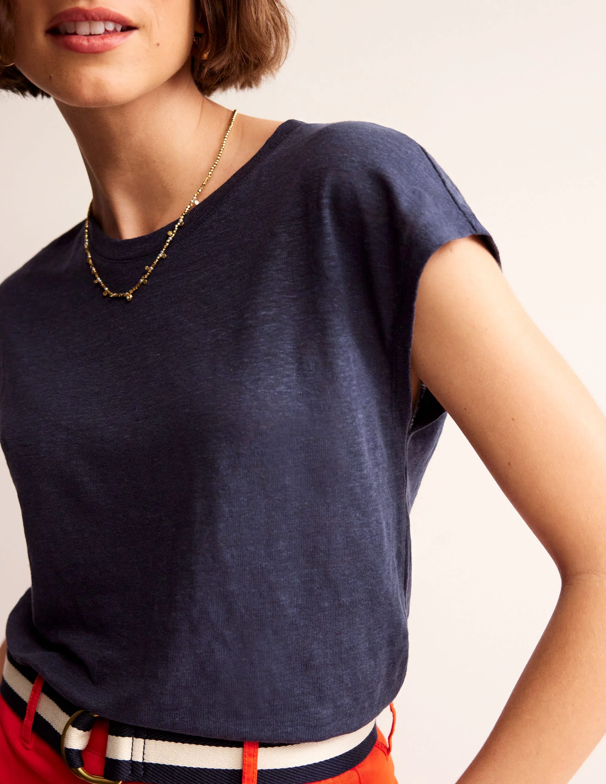 Louisa Leinen-T-Shirt mit Rundhalsausschnitt-Marineblau - Image 2