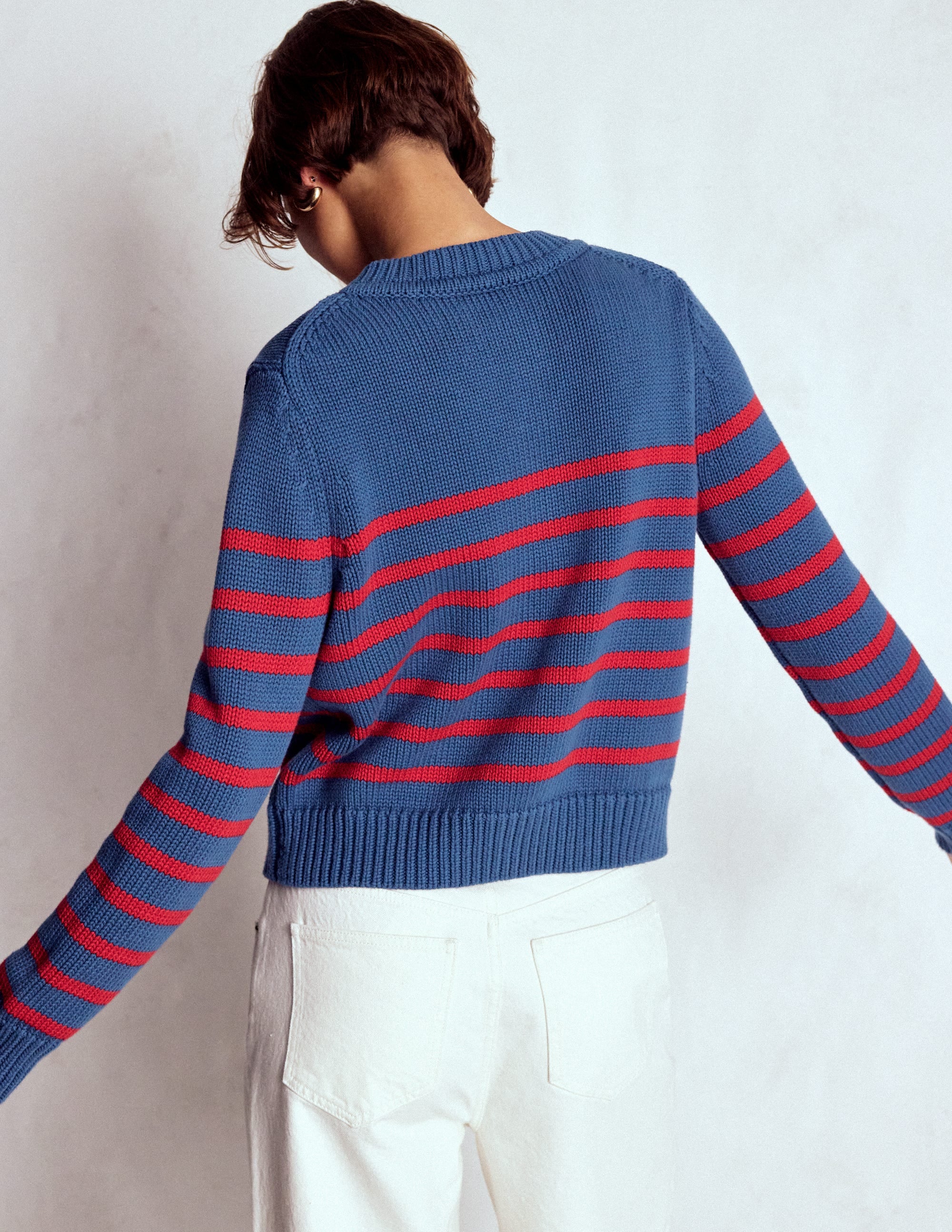 Lucy Grob gestrickte Baumwollstrickjacke-Zartes Marineblau und rote Streifen - Image 5
