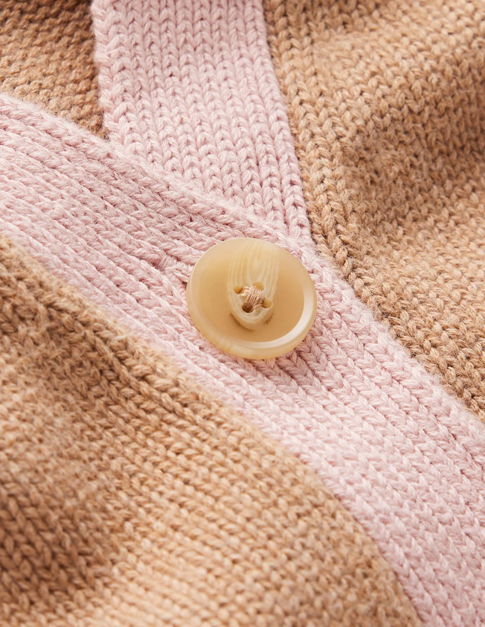 Lucy Lockere Strickjacke aus Baumwolle-Camel Meliert - Image 7