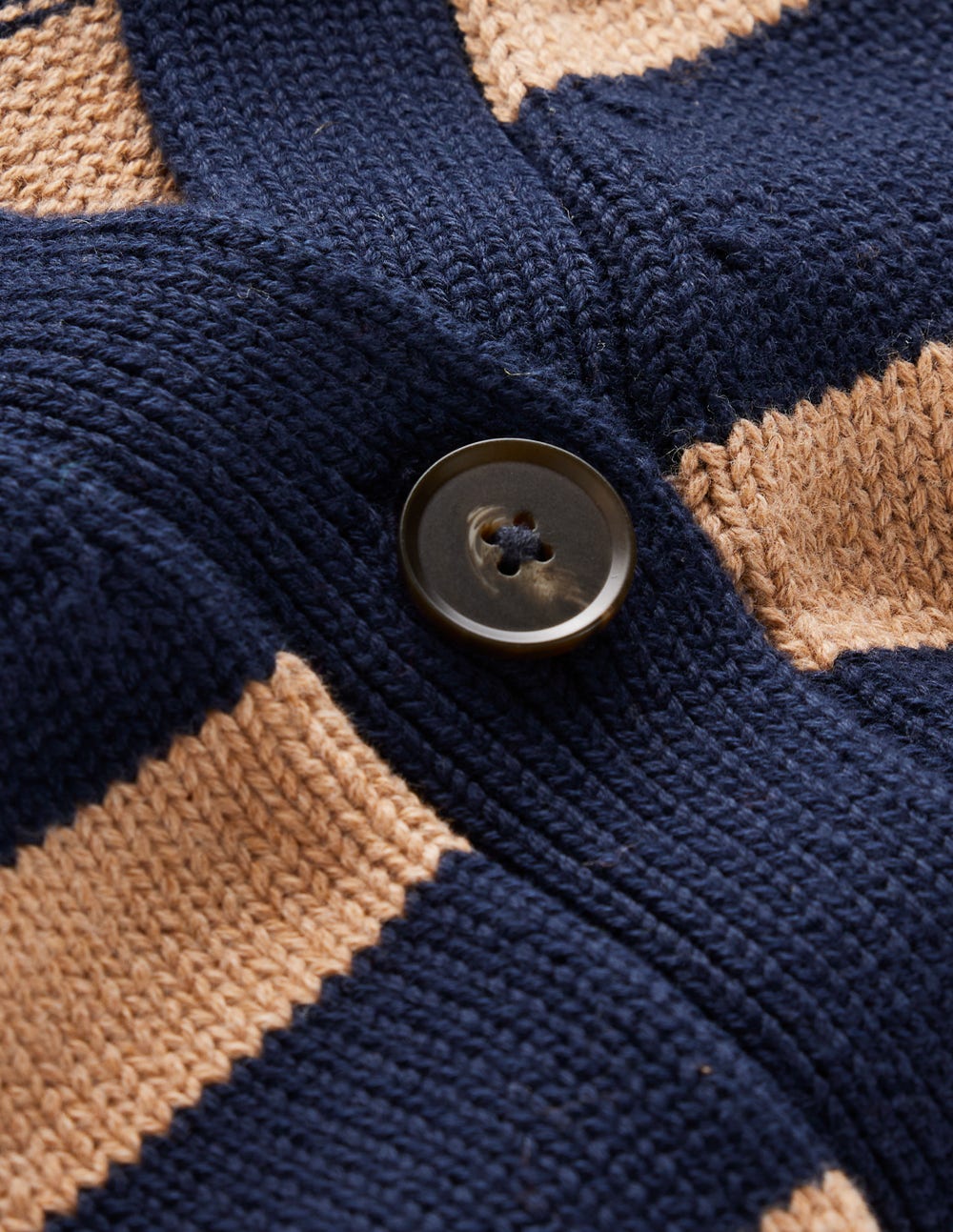 Lucy Lockere Strickjacke aus Baumwolle-Marineblau/Kamelbraun Meliert - Image 7