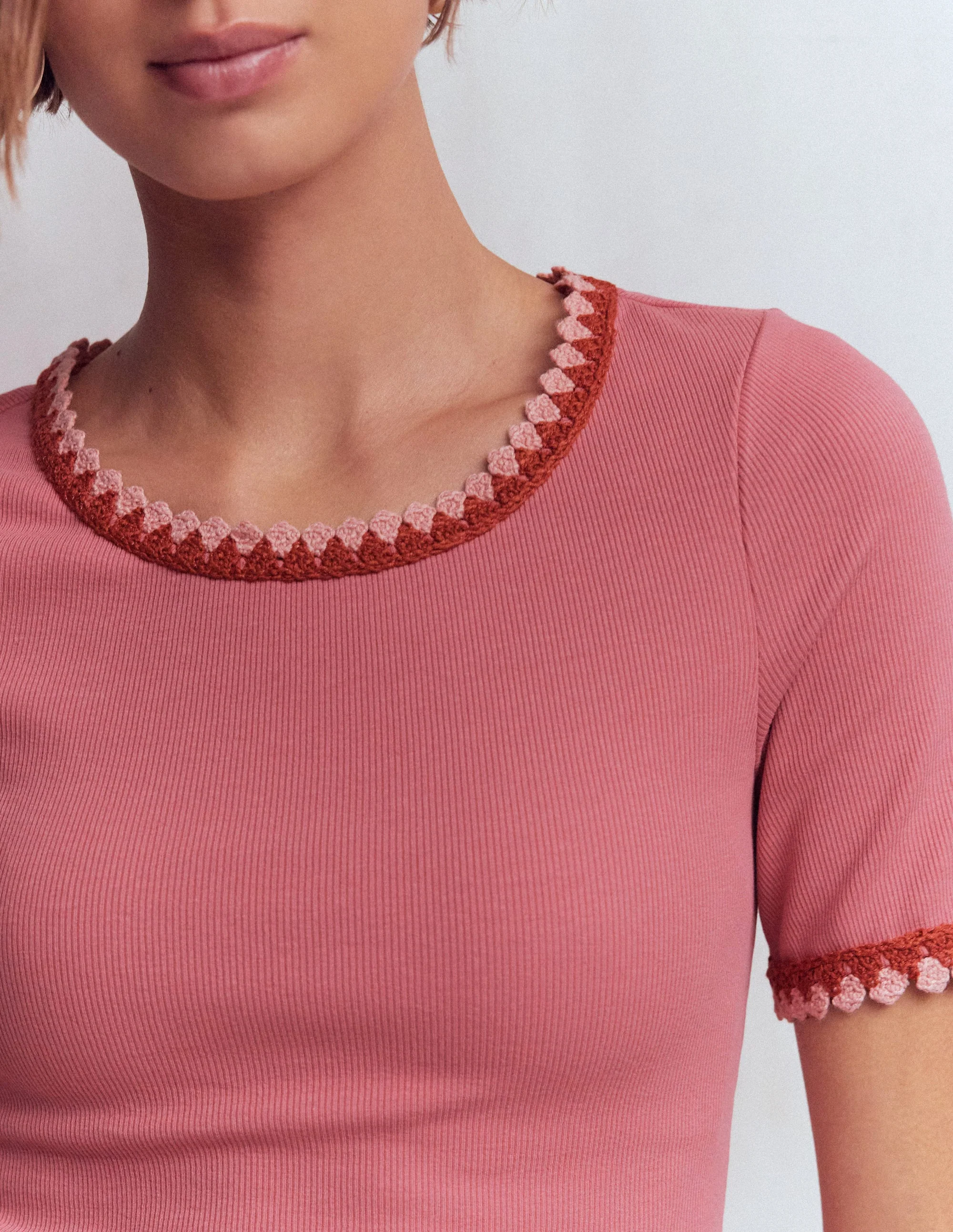 Maddie T-Shirt mit Besatz-Vintagerosa - Image 2