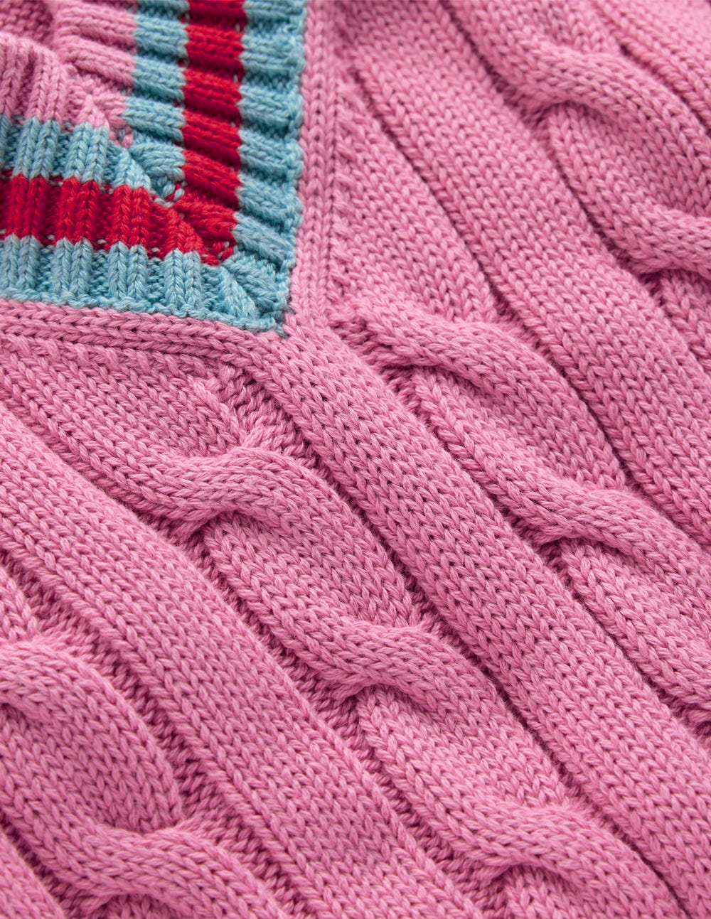 Maeve Pullunder mit V-Ausschnitt und Zopfmuster-Rosa, Rot - Image 8