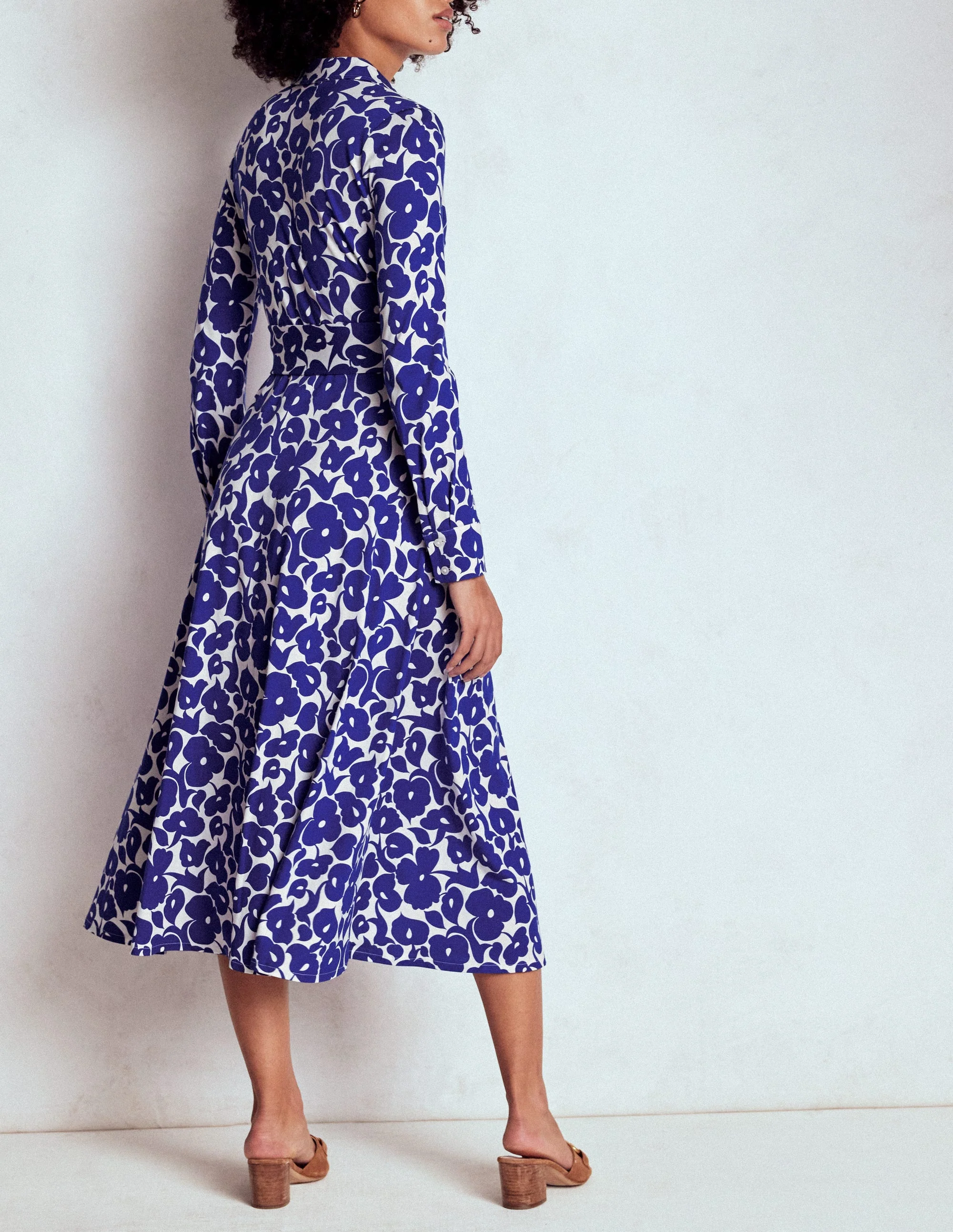 Marcia Jersey-Hemdblusenkleid-Leuchtendes Blau, Laubhain - Image 3