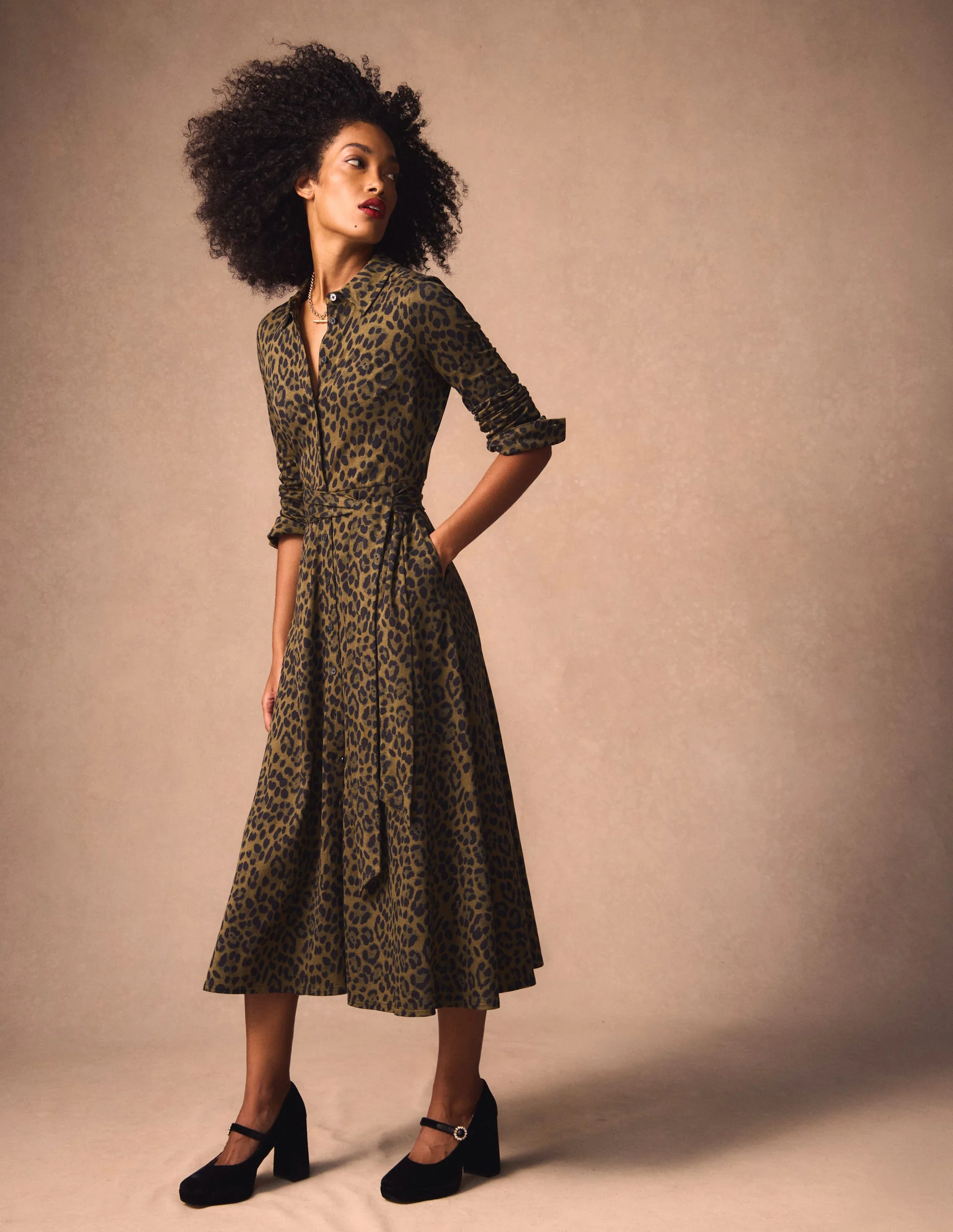 Marcia Jersey-Hemdblusenkleid-Militär-Olivgrün, Gebürstetes Tierfellmuster