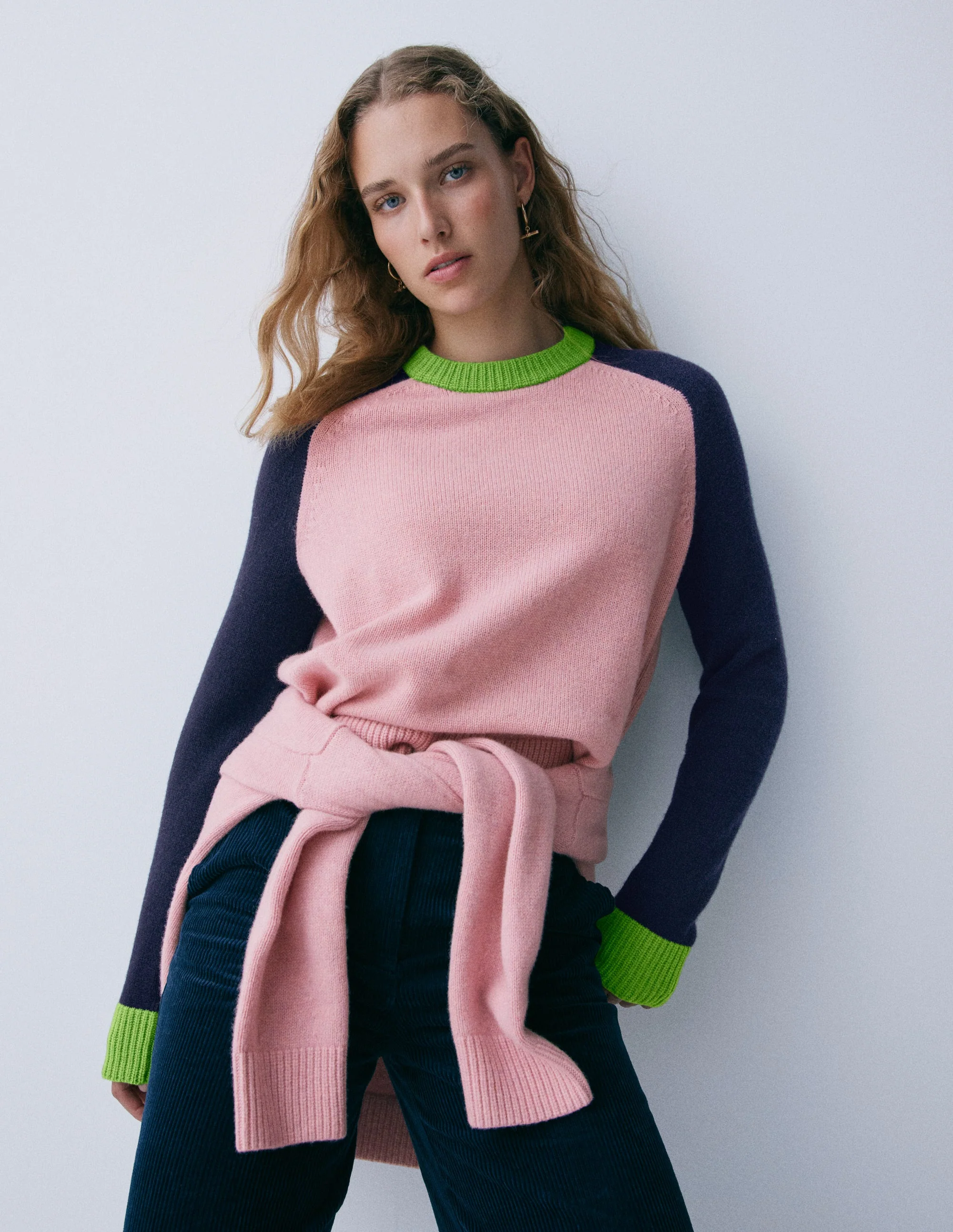 Marion Merino-Pullover-Französisches Rosa, Marineblau Blockfarben - Image 5