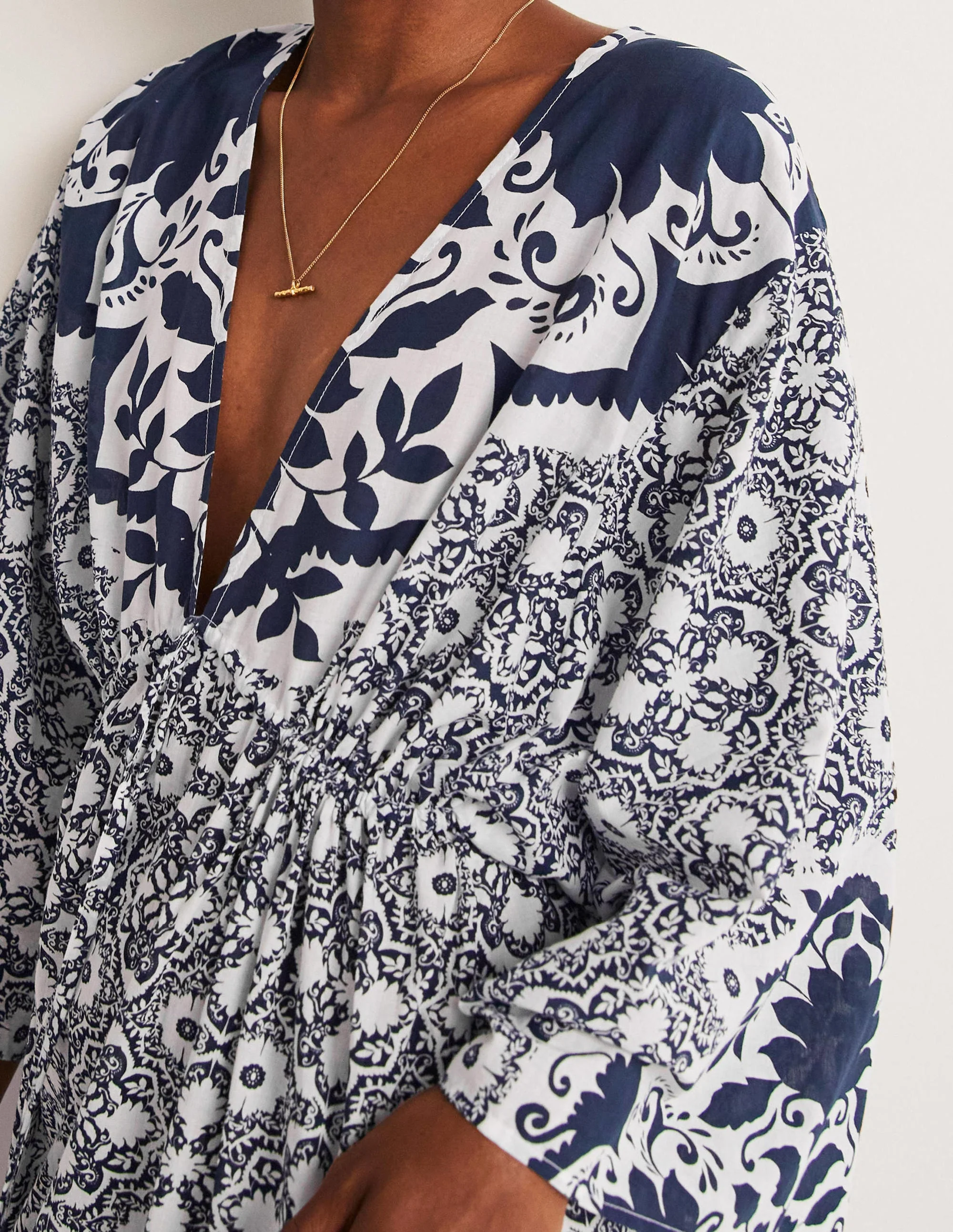 Maxi-Kaftankleid in Empire-Form-Navy, Bloomsbury-Muster - Image 7