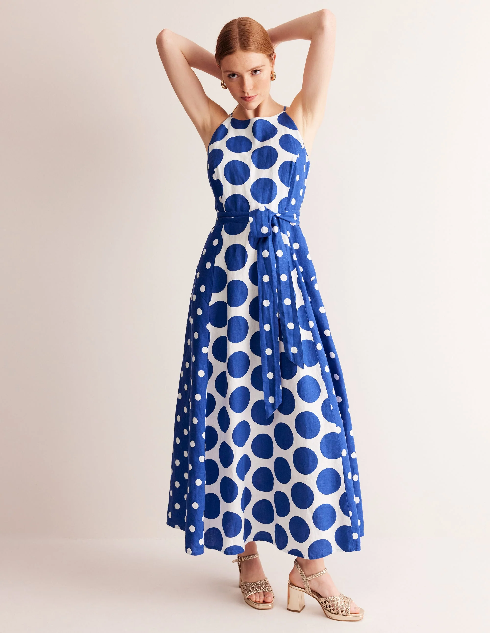 Maxi-Neckholderkleid aus Leinen-Surf the Web, Gepunktet - Image 4