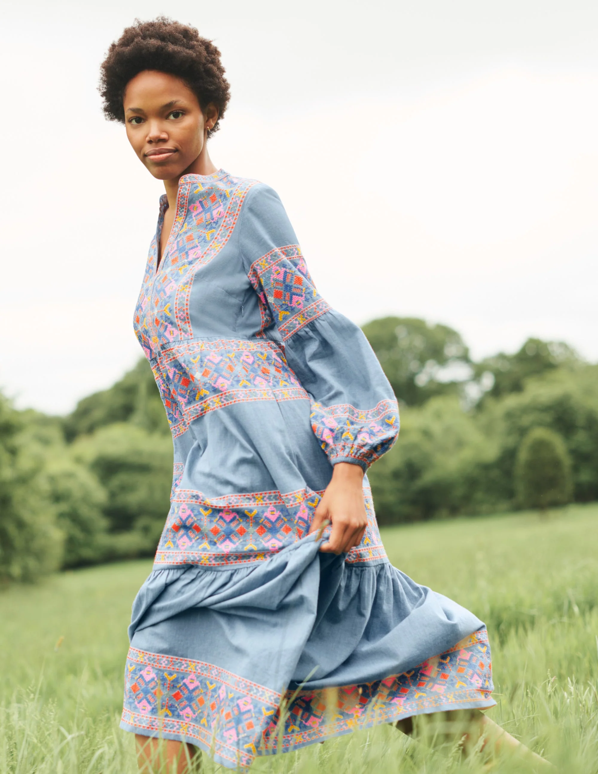Maxi-Stufenkleid mit Stickerei-Heller Faux-Uni - Image 7