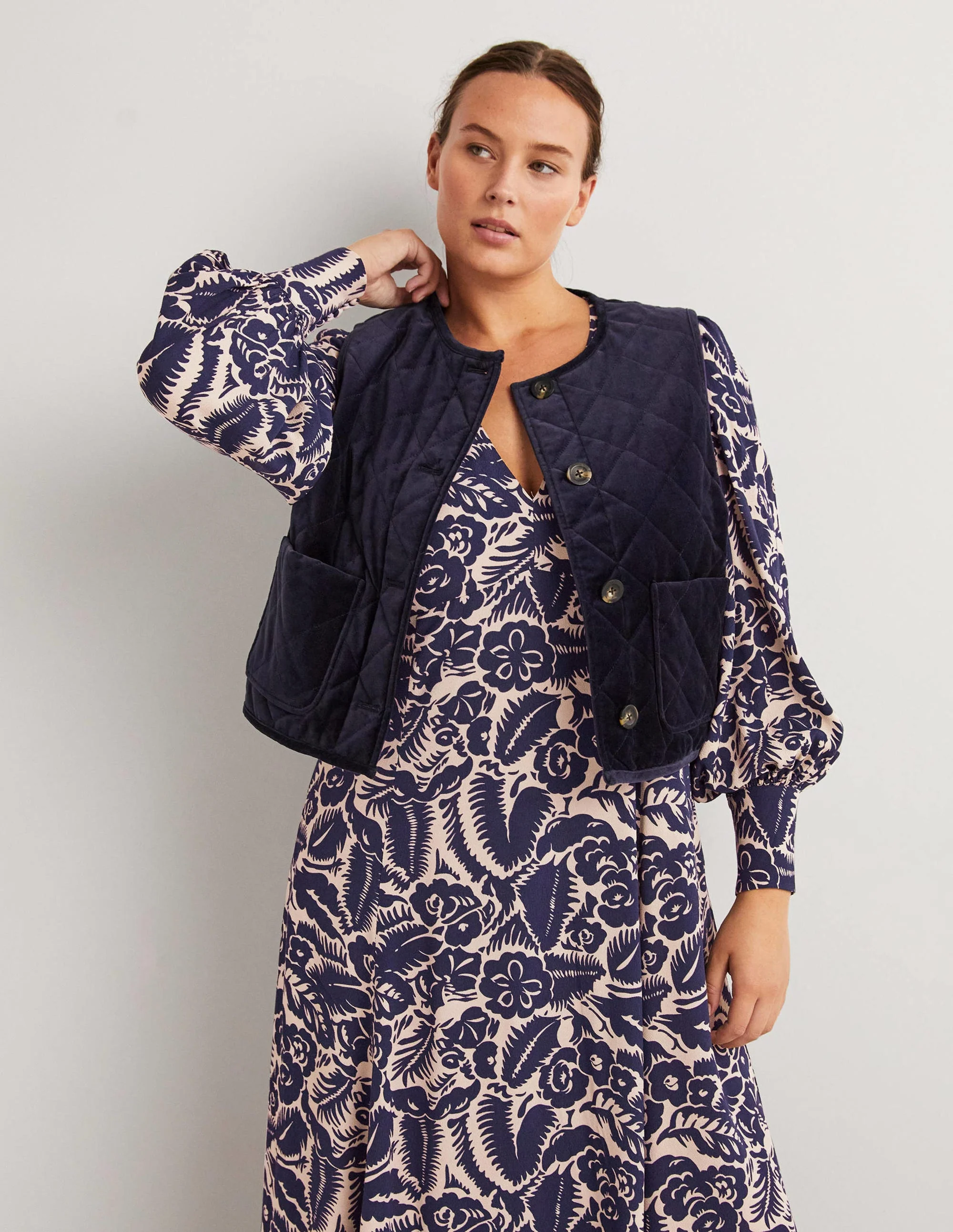 Maxikleid in Empire-Form mit V-Ausschnitt-Navy, Abstrakter Garten - Image 4