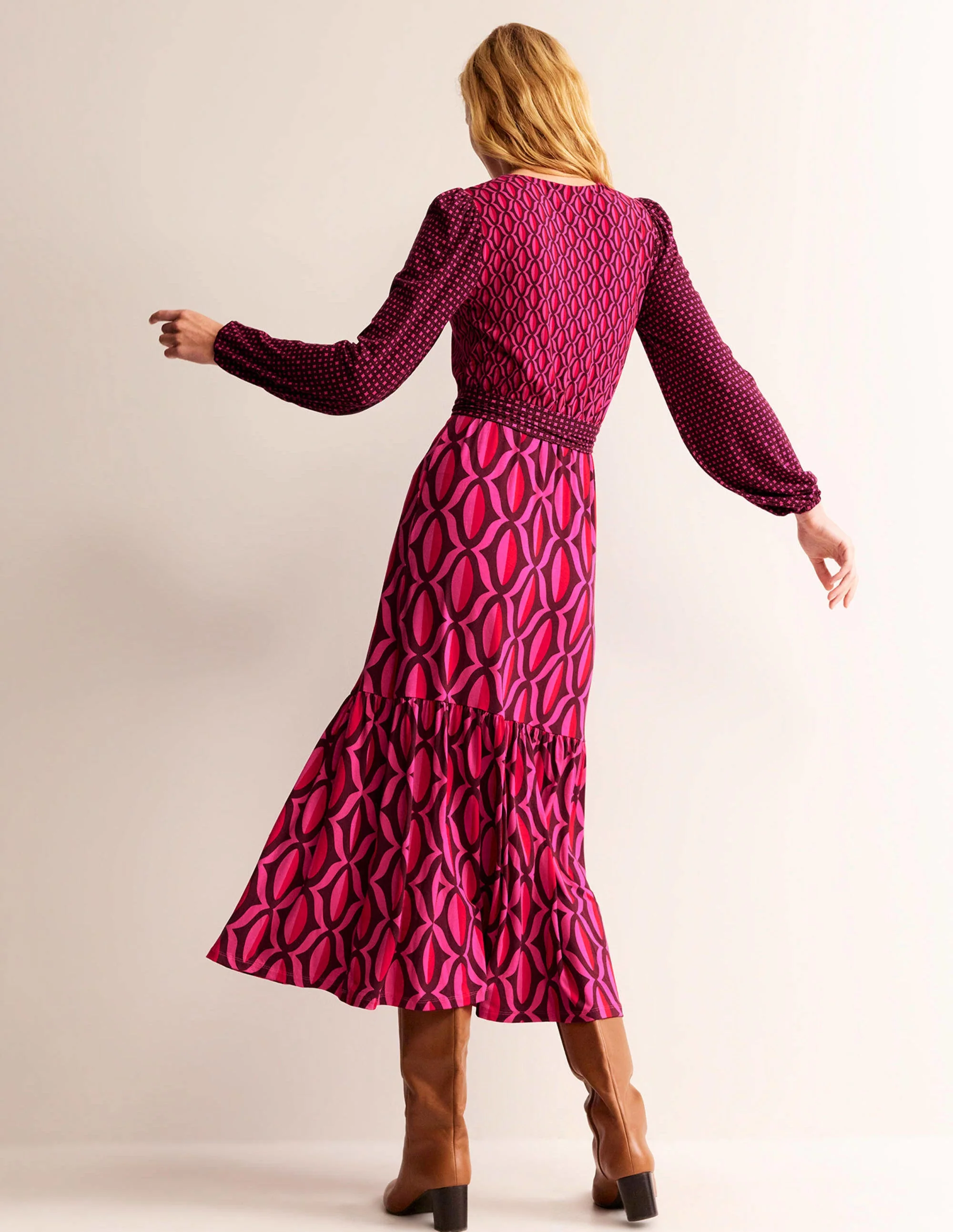 Maxikleid in Wickeloptik aus Jersey-Kräftiges Rosa, Geo Valley - Image 4