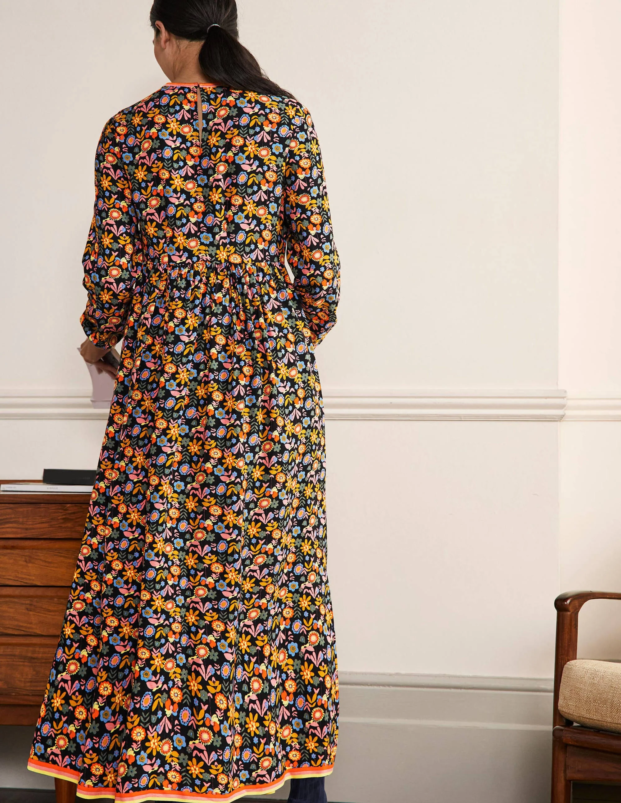 Maxikleid mit Bortendetail-Schwarz/Bunt, Blüten - Image 3