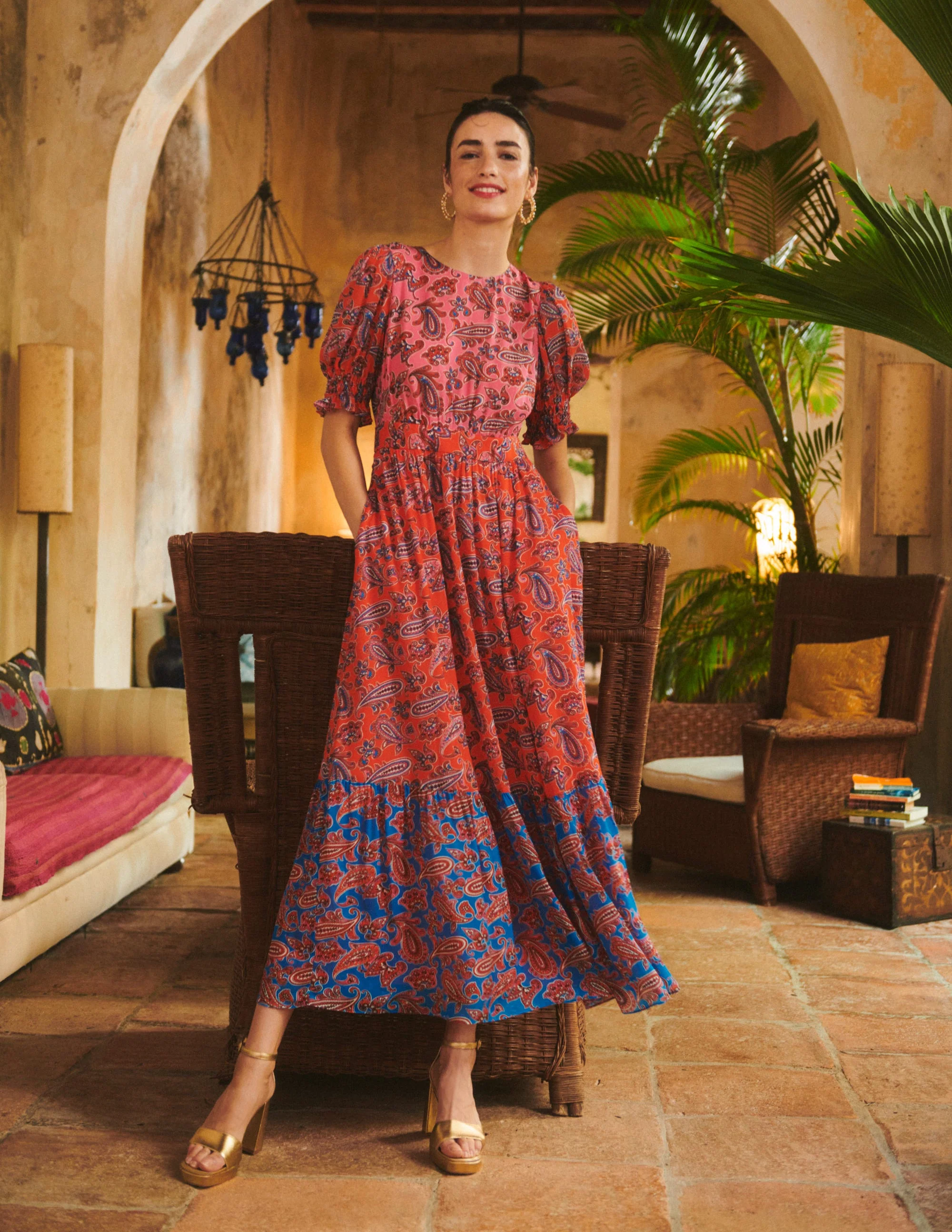 Maxikleid mit gesmokten Ärmelbündchen-Sangria Sunset Pink, Paisley Welle - Image 5