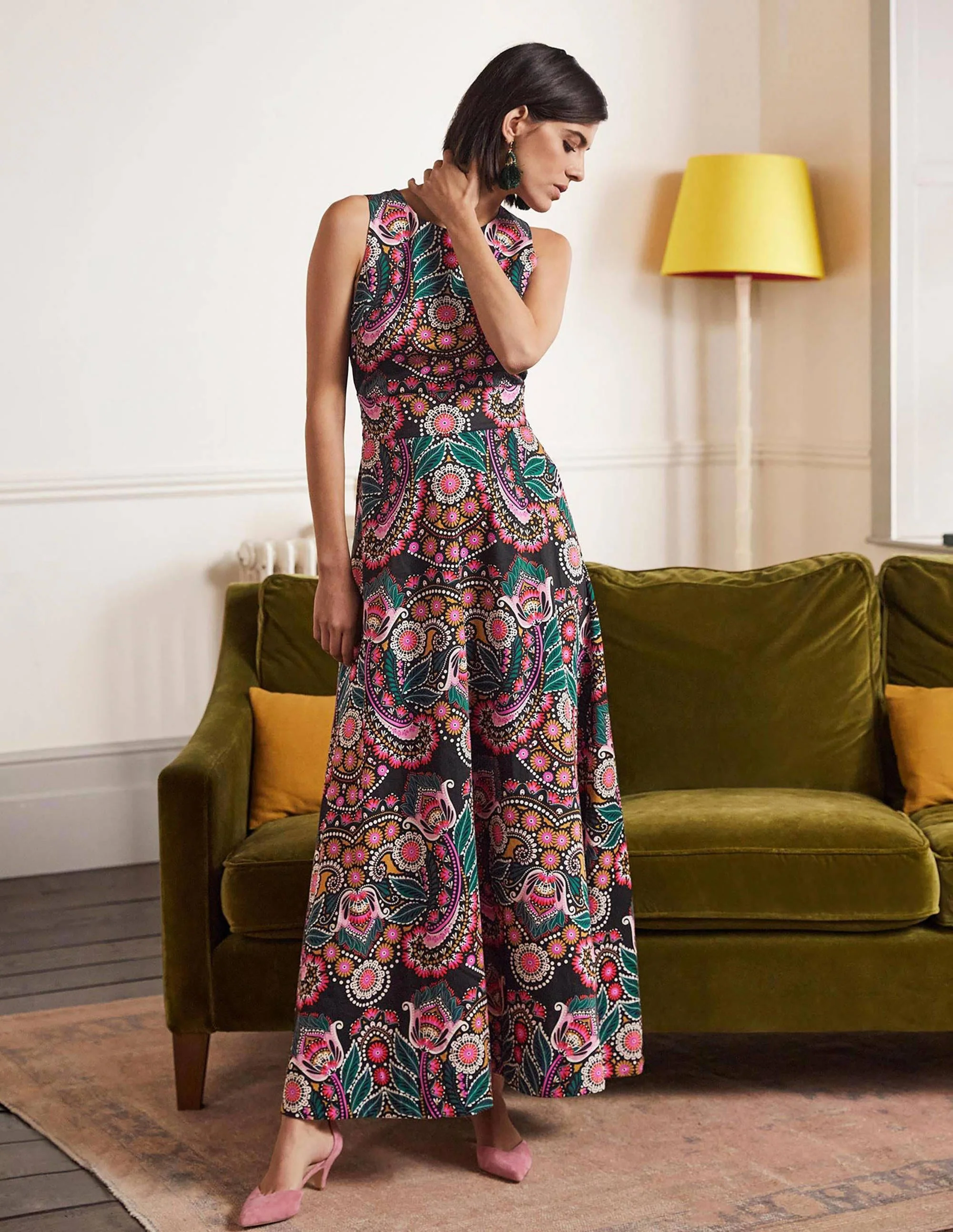 Maxikleid mit Rückenausschnitt-Schwarz, Paisleymuster mit Gänseblümchen