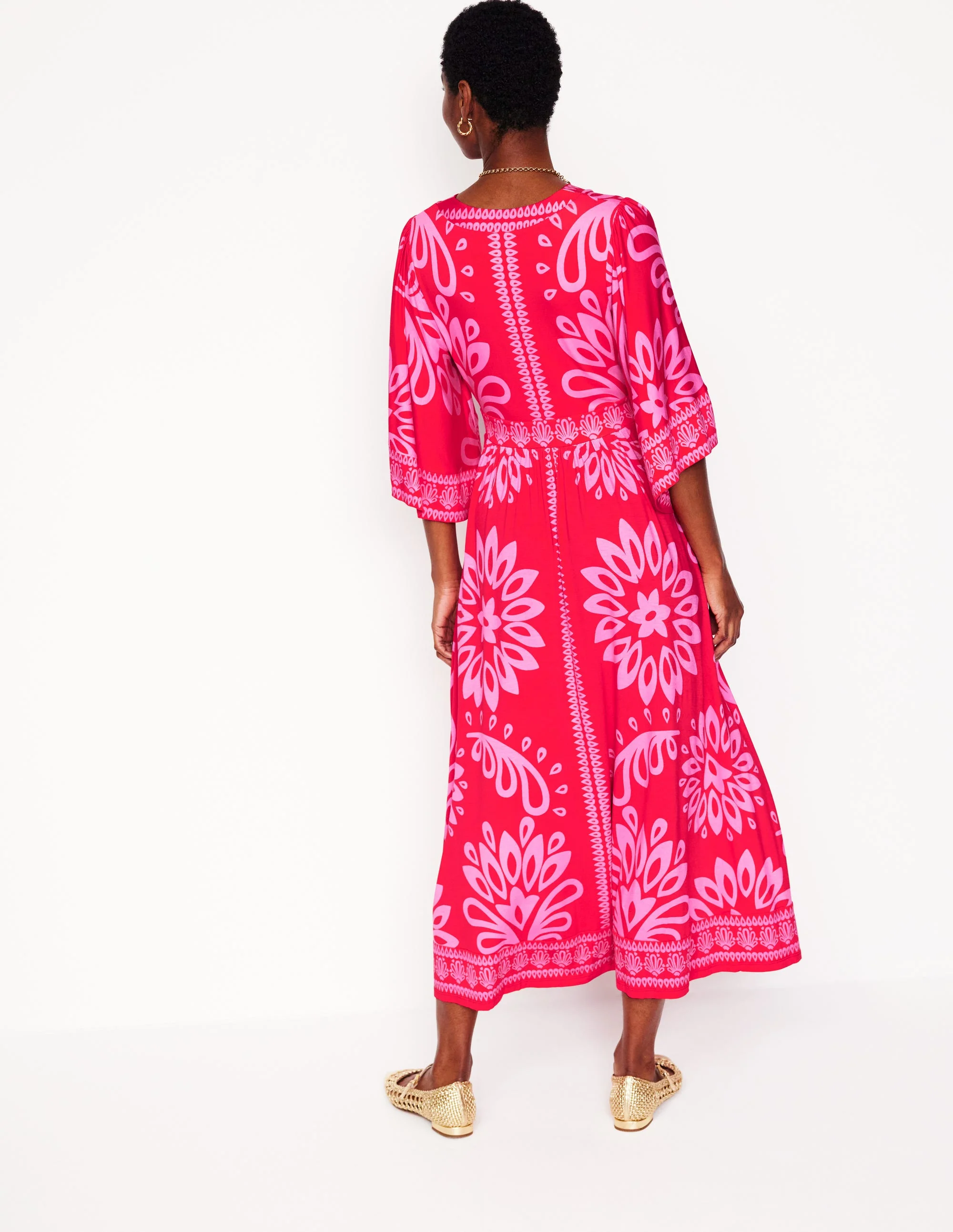 Maya Jersey-Maxikleid im Kimono-Stil-Erdbeerrot, Palmenblätter - Image 3