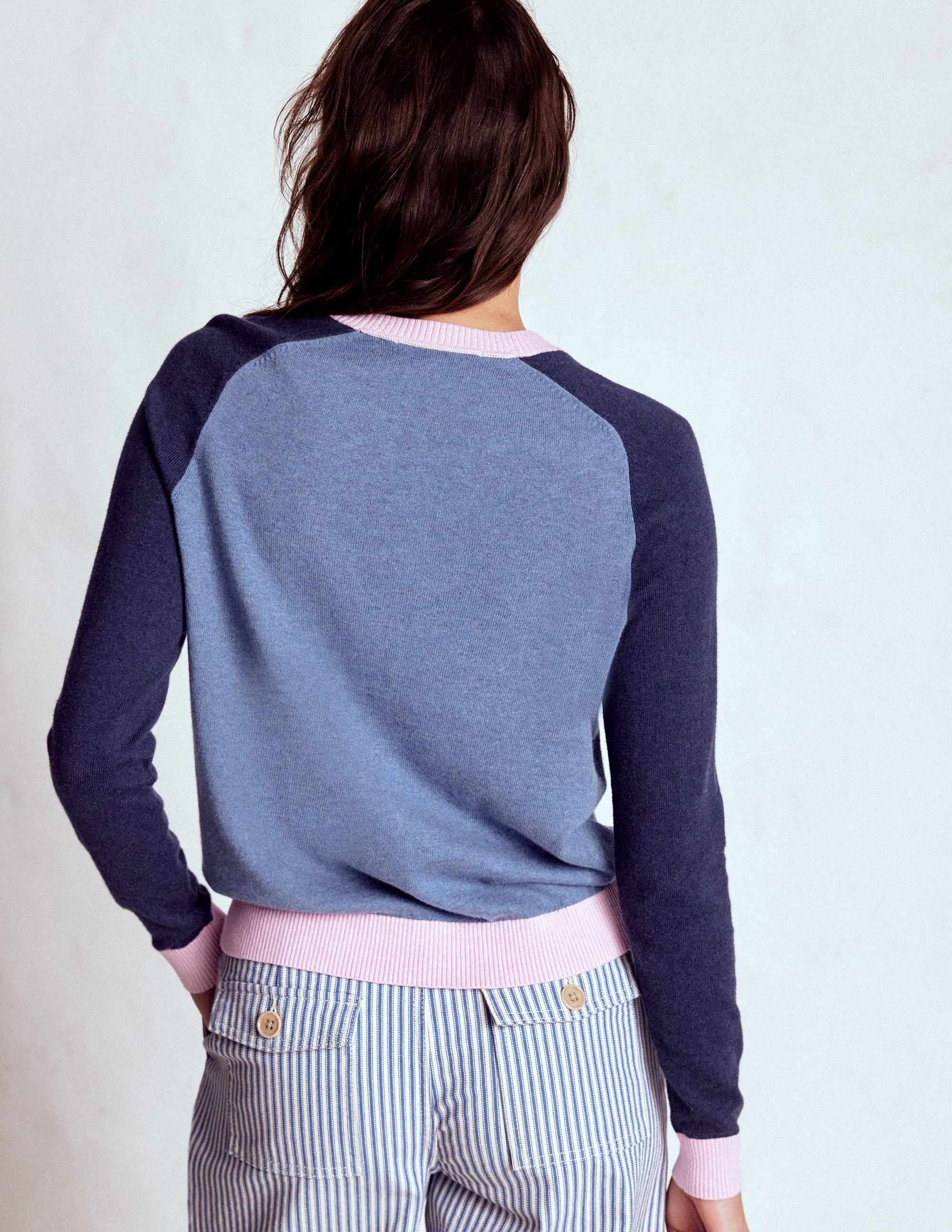 Meg Pullover mit Raglanärmeln-Blau, Rosa Blockfarben - Image 3