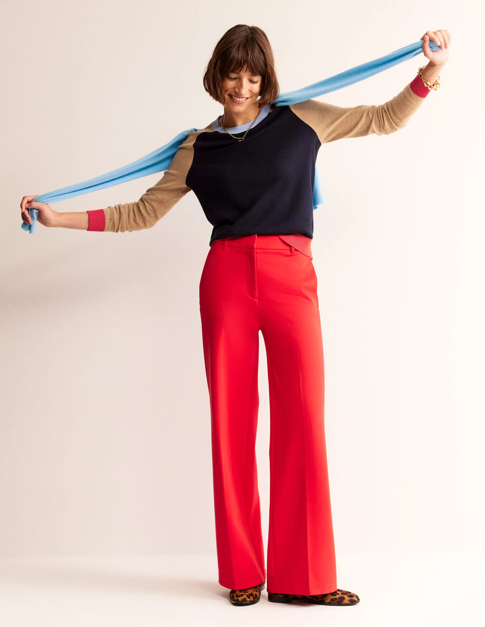 Meg Pullover mit Raglanärmeln-Marineblau, Kamel Blockfarben - Image 4