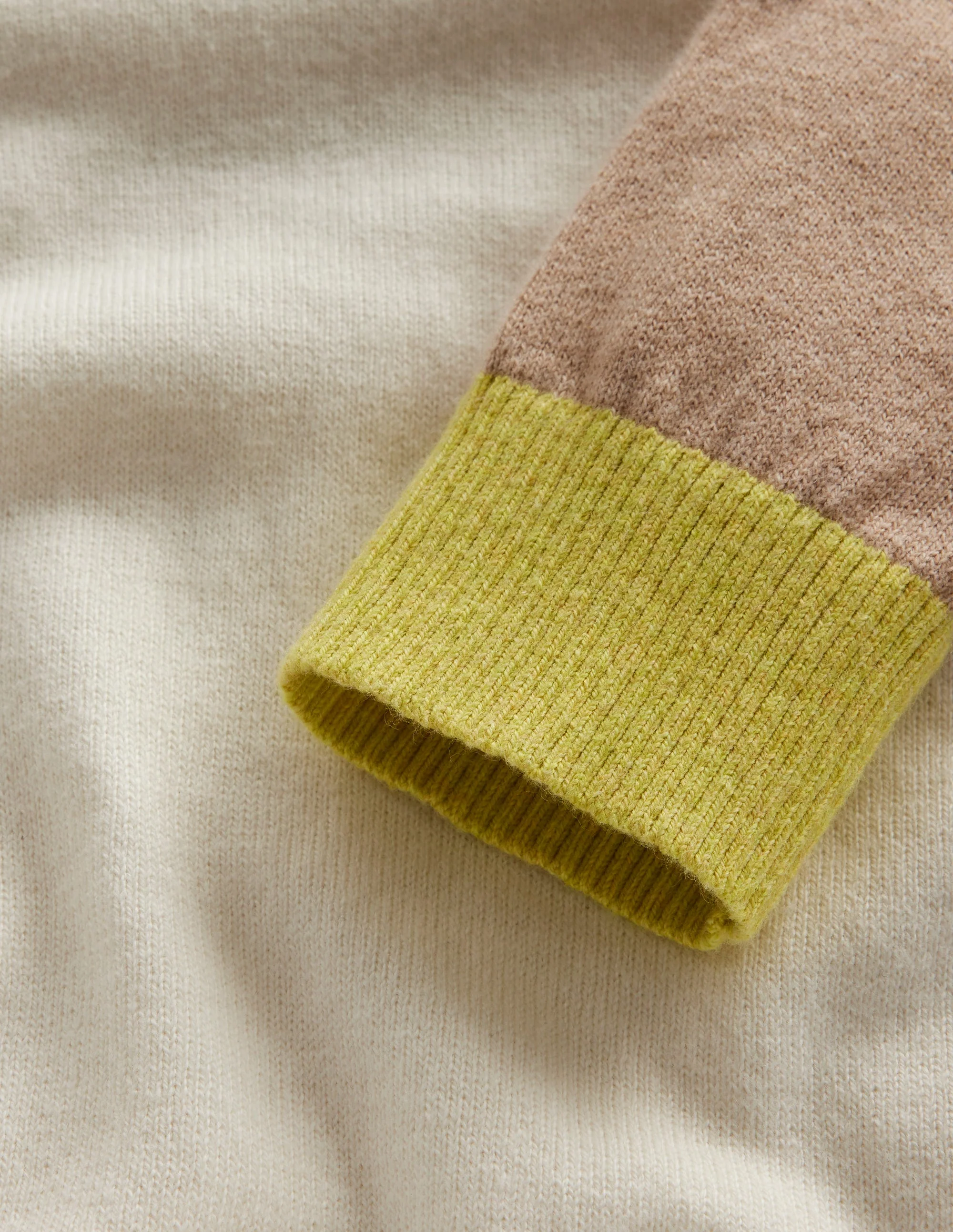 Meg Pullover mit Raglanärmeln-Naturweiß, Chinchilla Blockfarben - Image 6