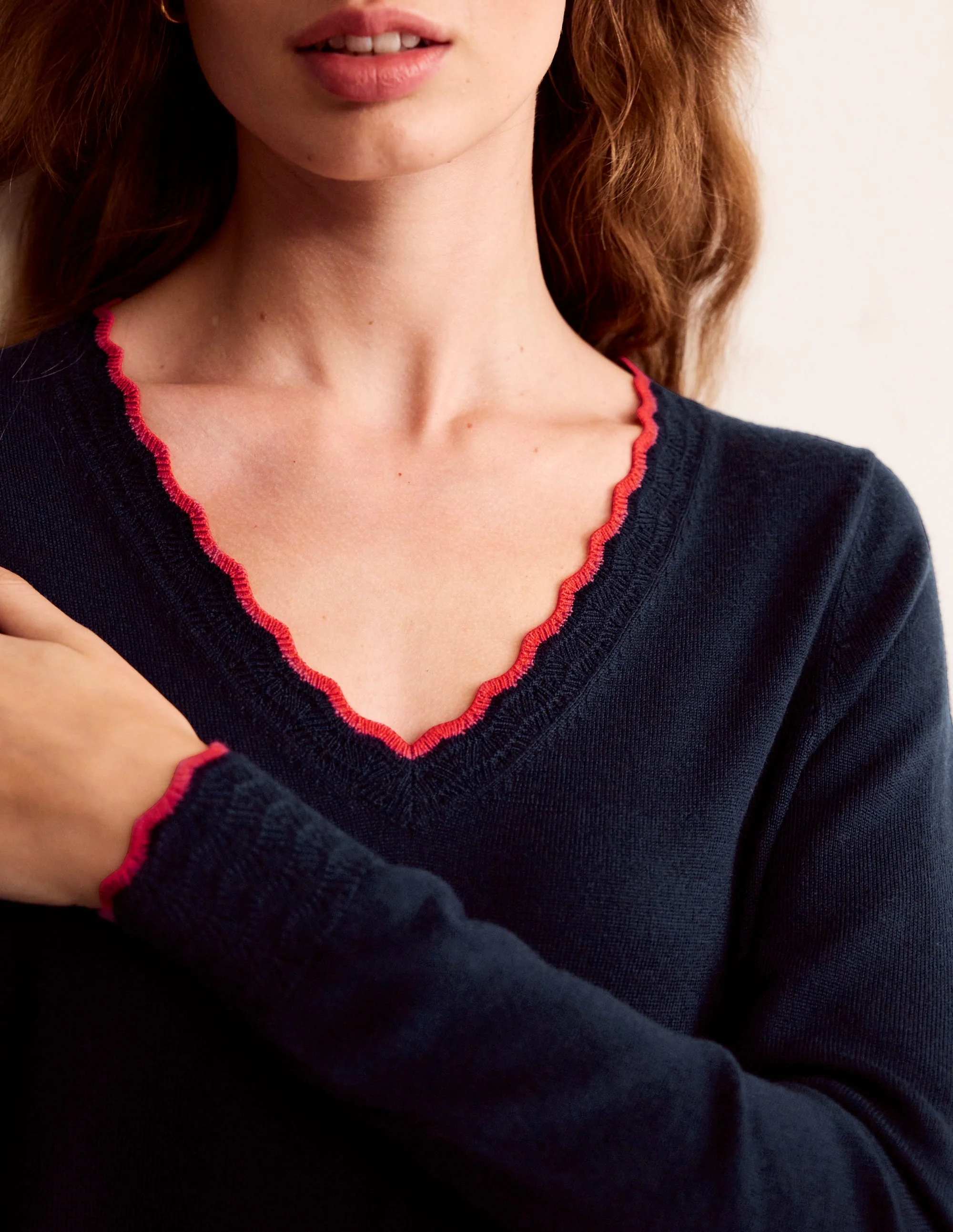 Merino-Pullover mit V-Ausschnitt und Muschelsaum-Aqua Marine Marl - Image 2