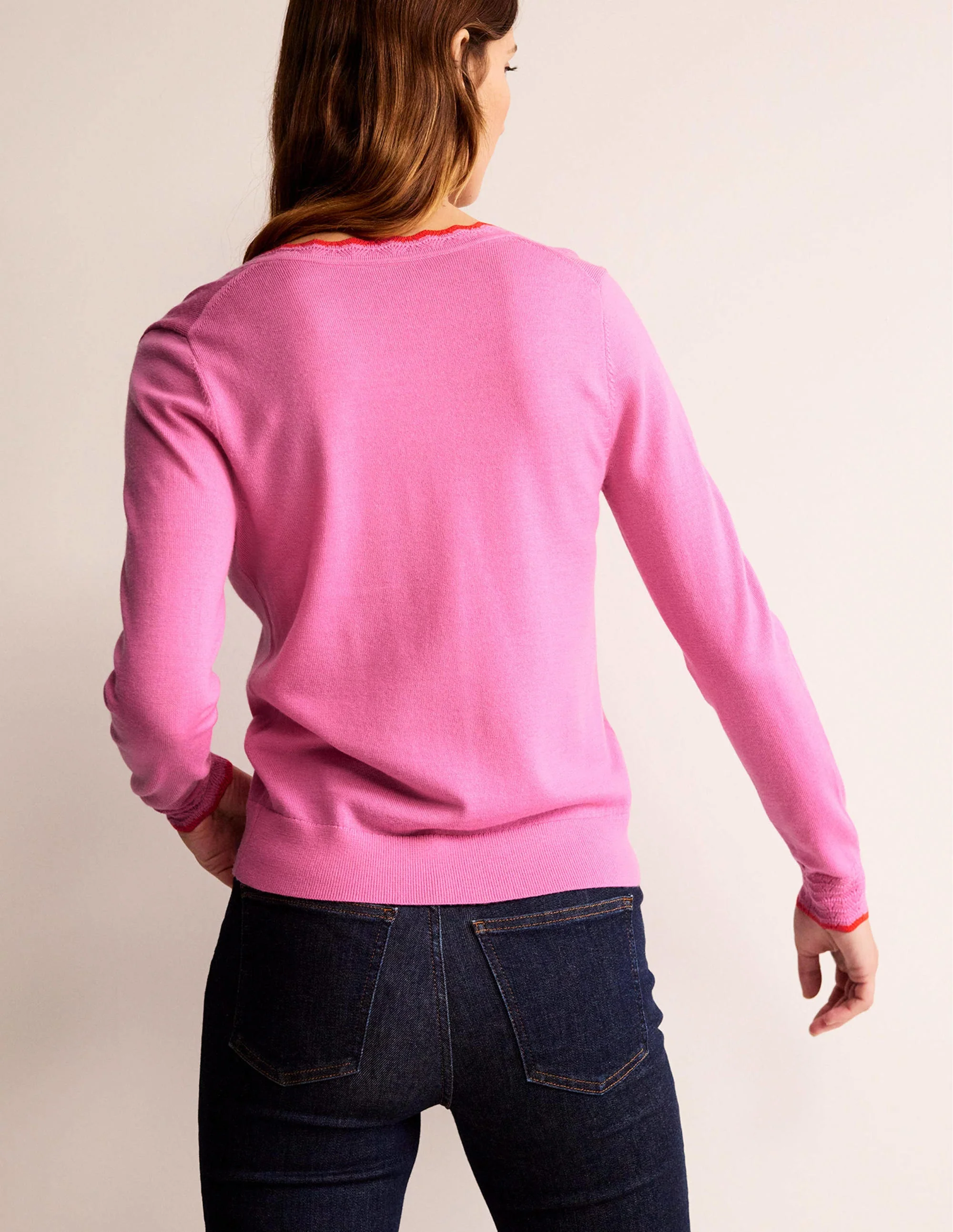 Merino-Pullover mit V-Ausschnitt und Muschelsaum-Mittelpink - Image 3