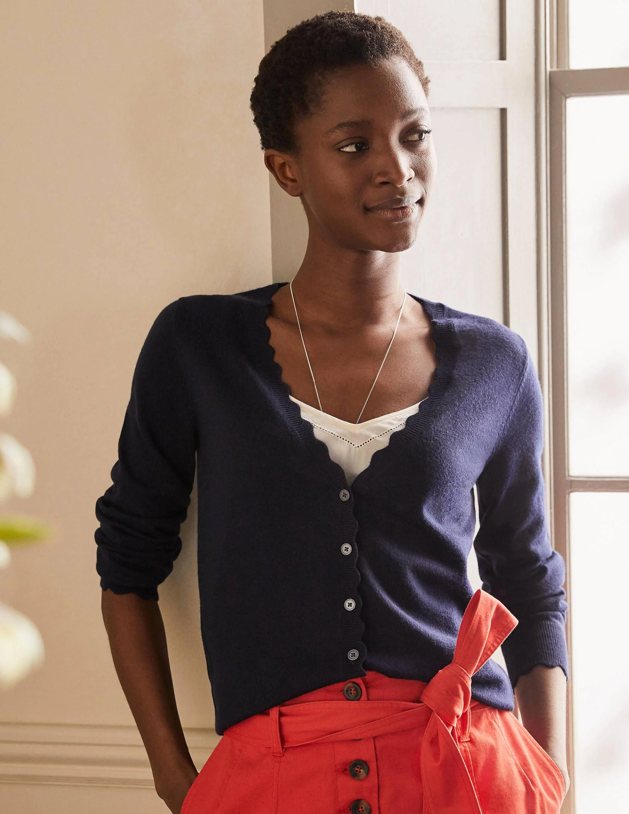 Merinocardigan mit Muschelborte-Marineblau