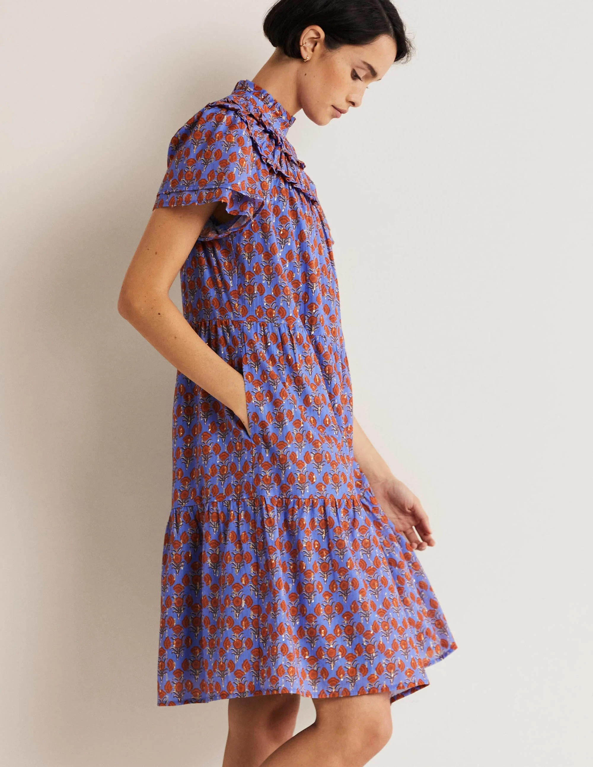 Metallic-Kleid mit Raffungen-Mosaikblau, Geometrisches Blumenmuster