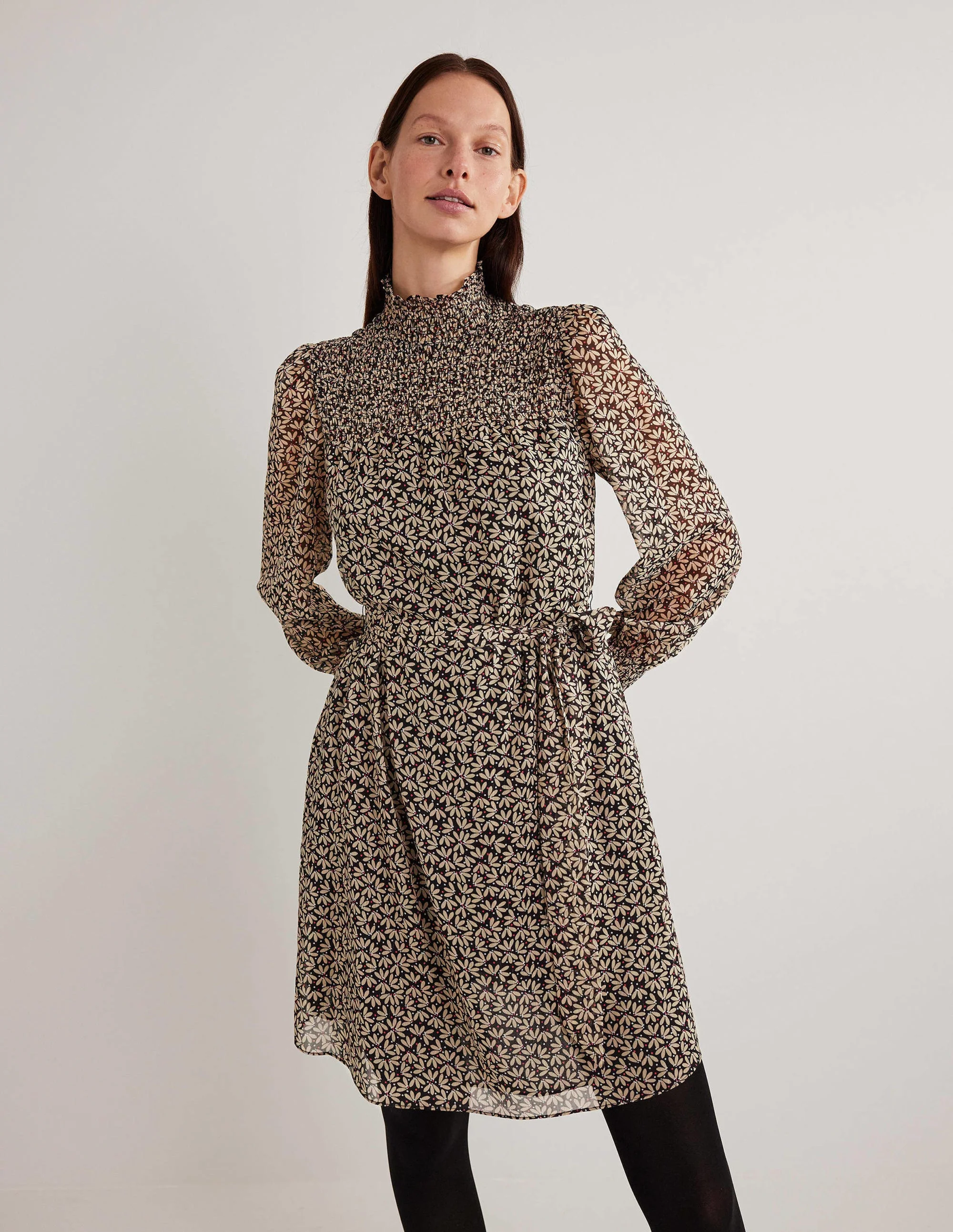 Metallic-Kleid mit Smokpasse-Seilbraun, Verstreute Blütenblätter - Image 4