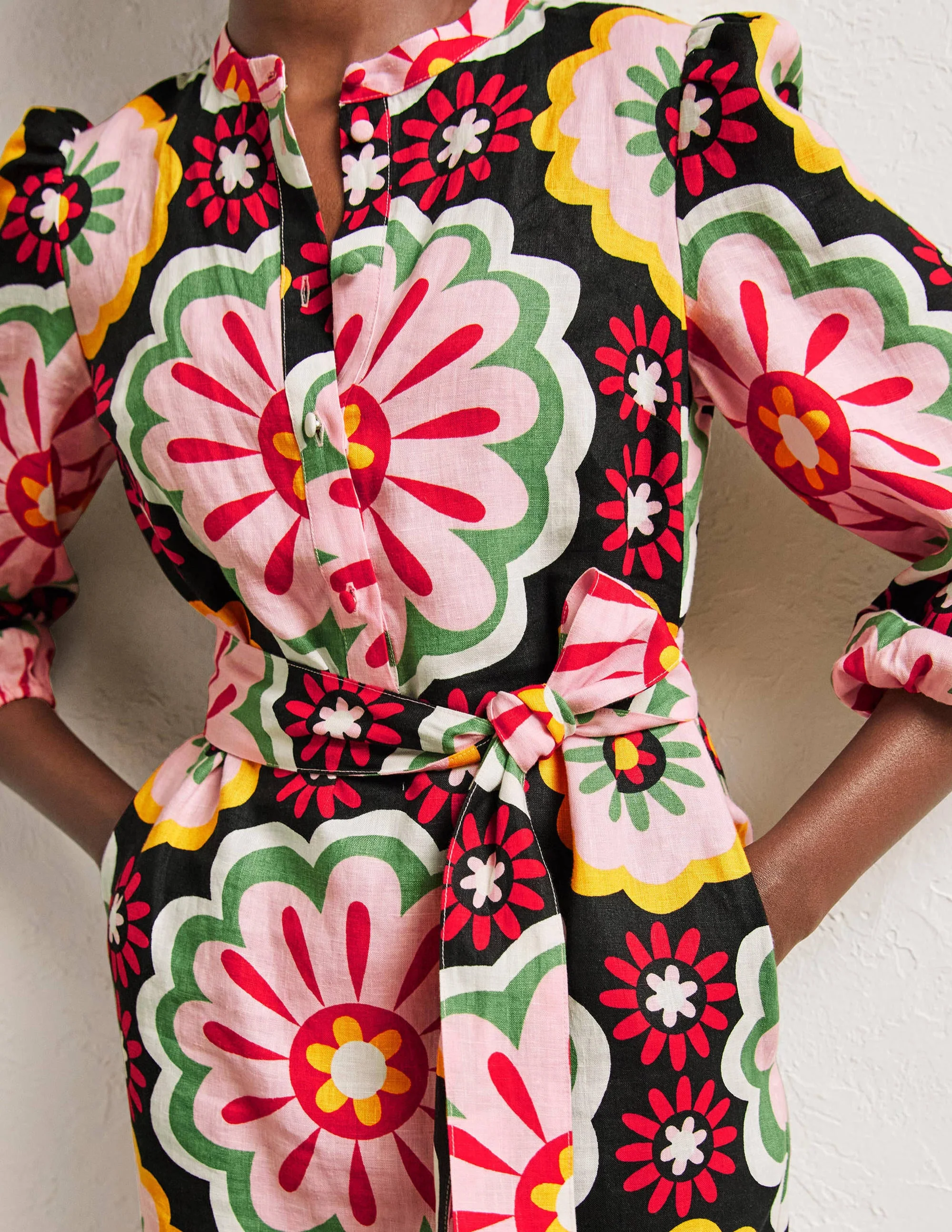 Midi-Hemdblusenkleid aus Leinen-Schwarz, Üppige Gänseblümchen - Image 2
