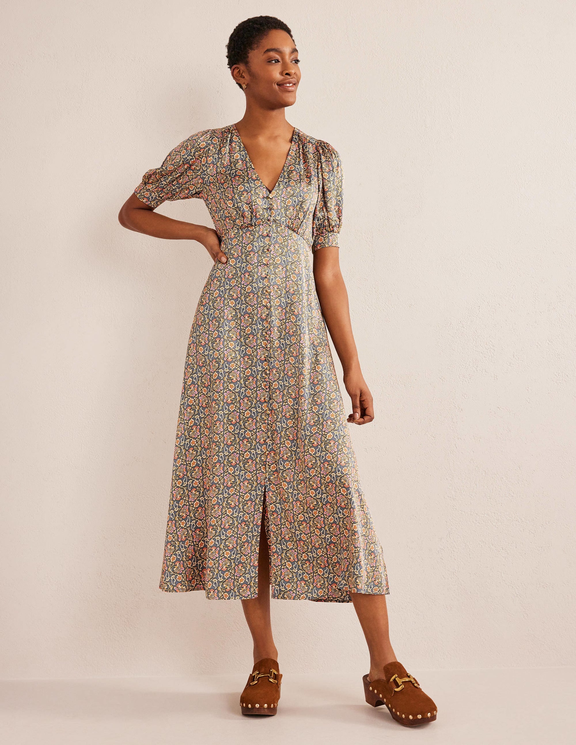 Midikleid aus Satin-Nachtblau