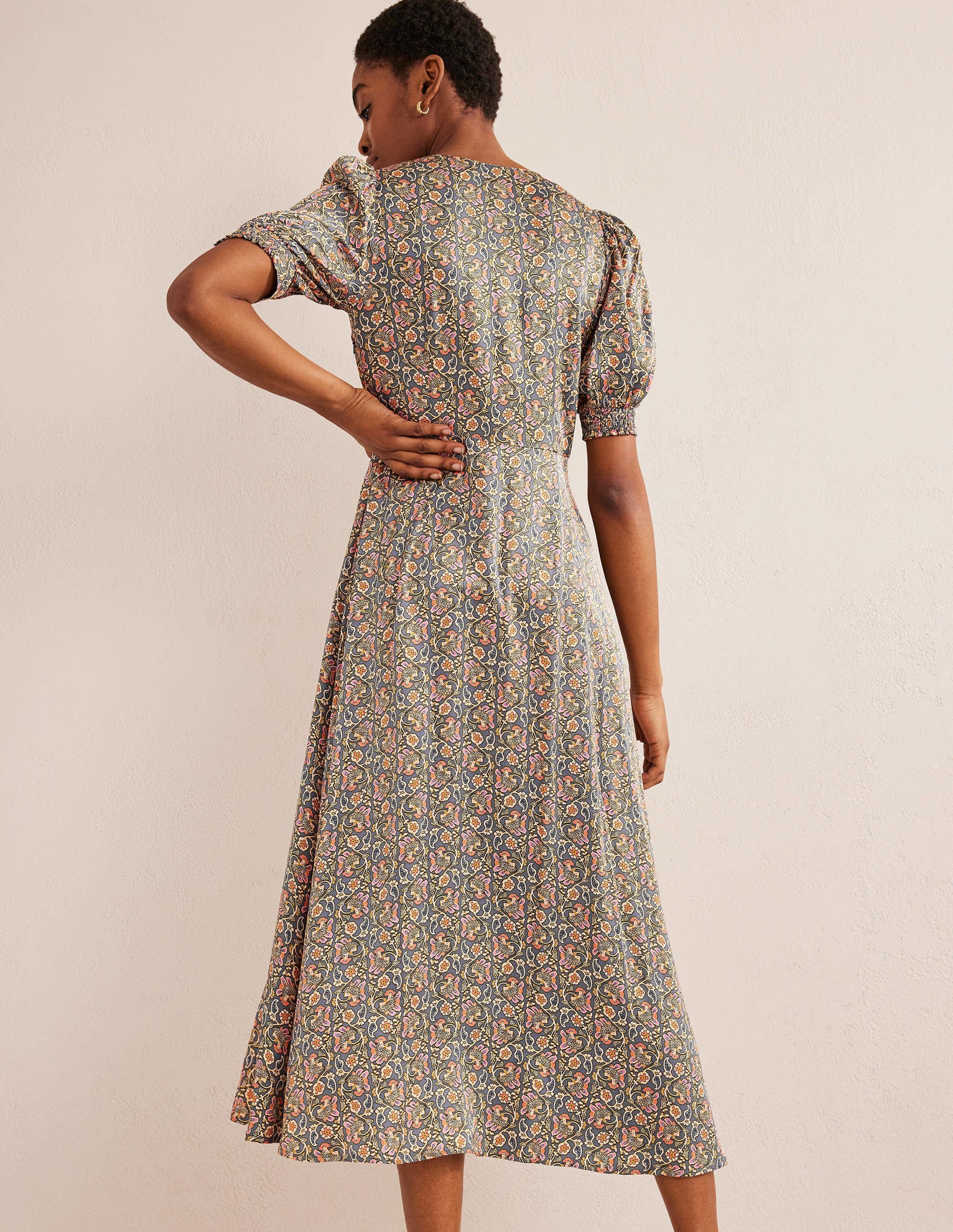Midikleid aus Satin-Nachtblau - Image 3