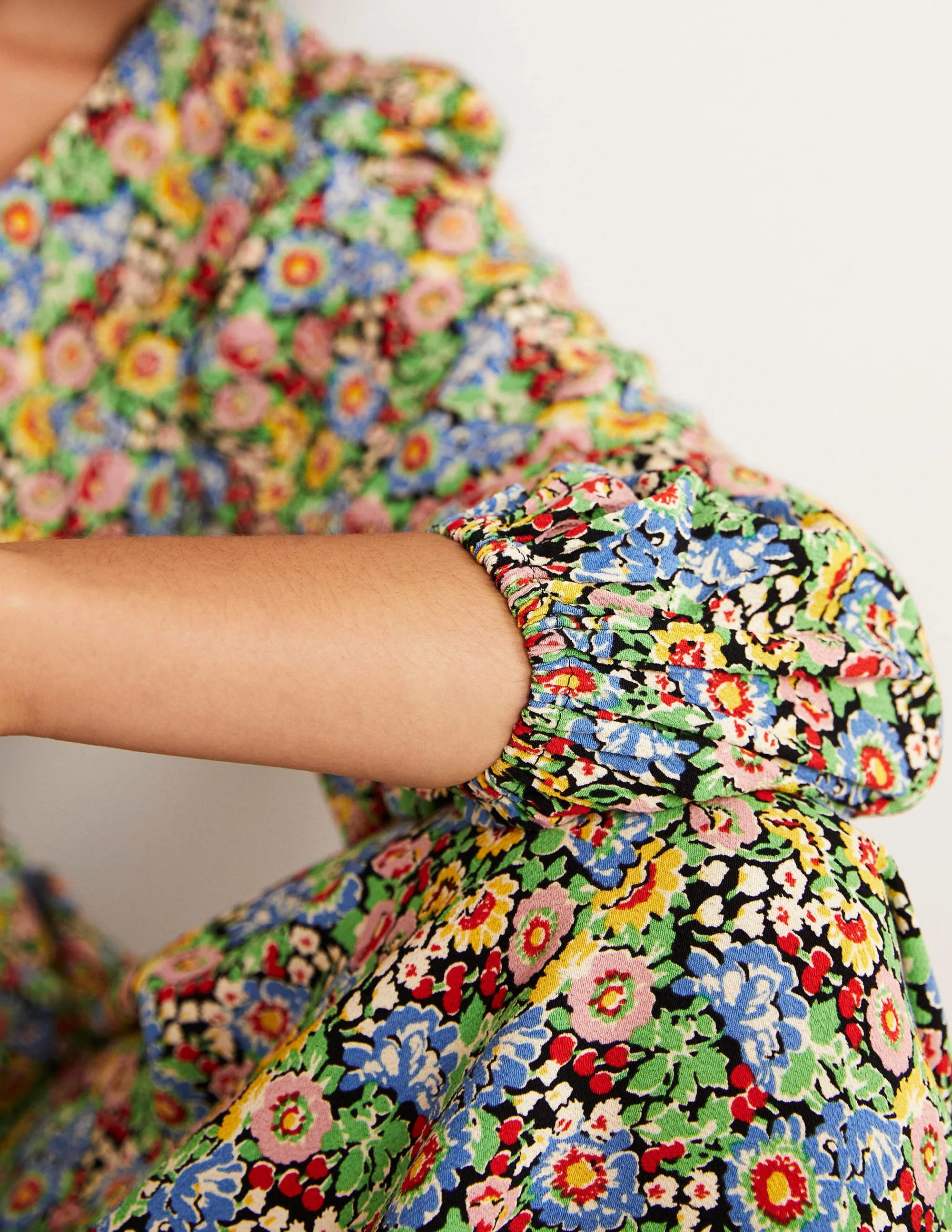 Midikleid in Empire-Form-Bunt, Blumenillusion - Image 2